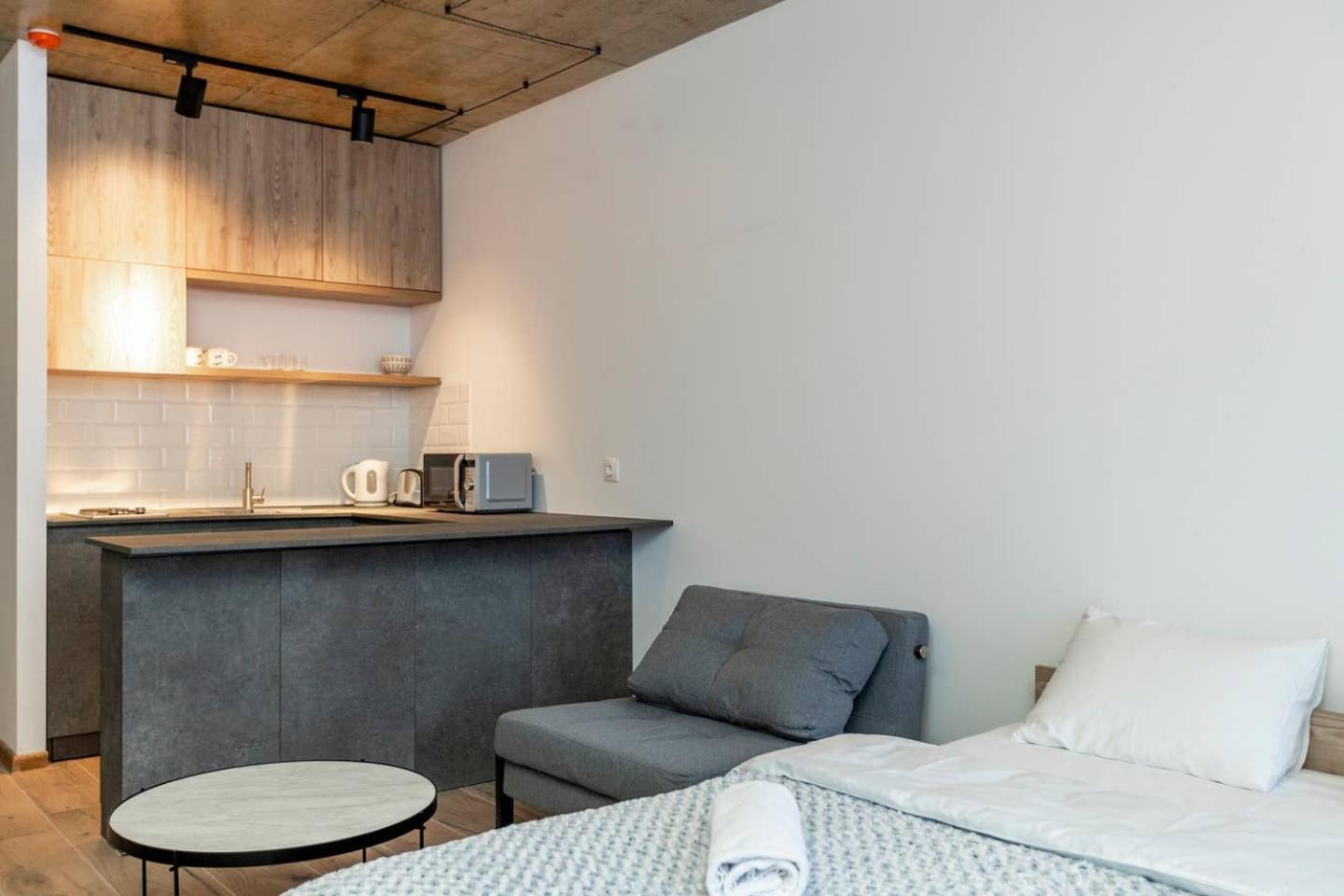 Studio Apartment photo 2