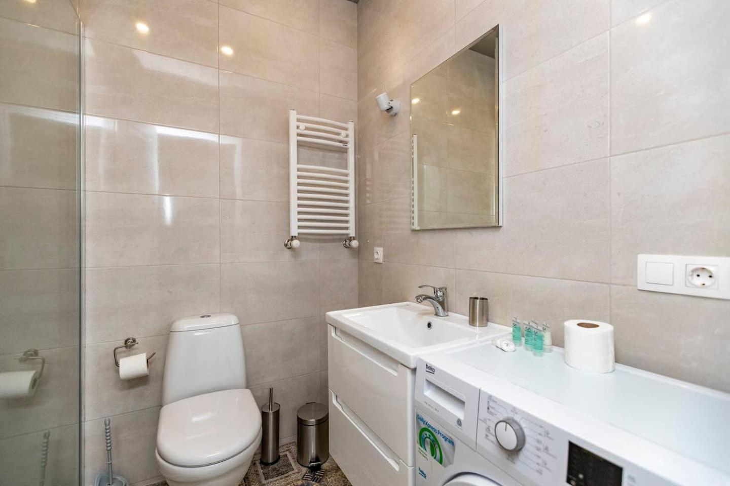Studio Apartment photo 3