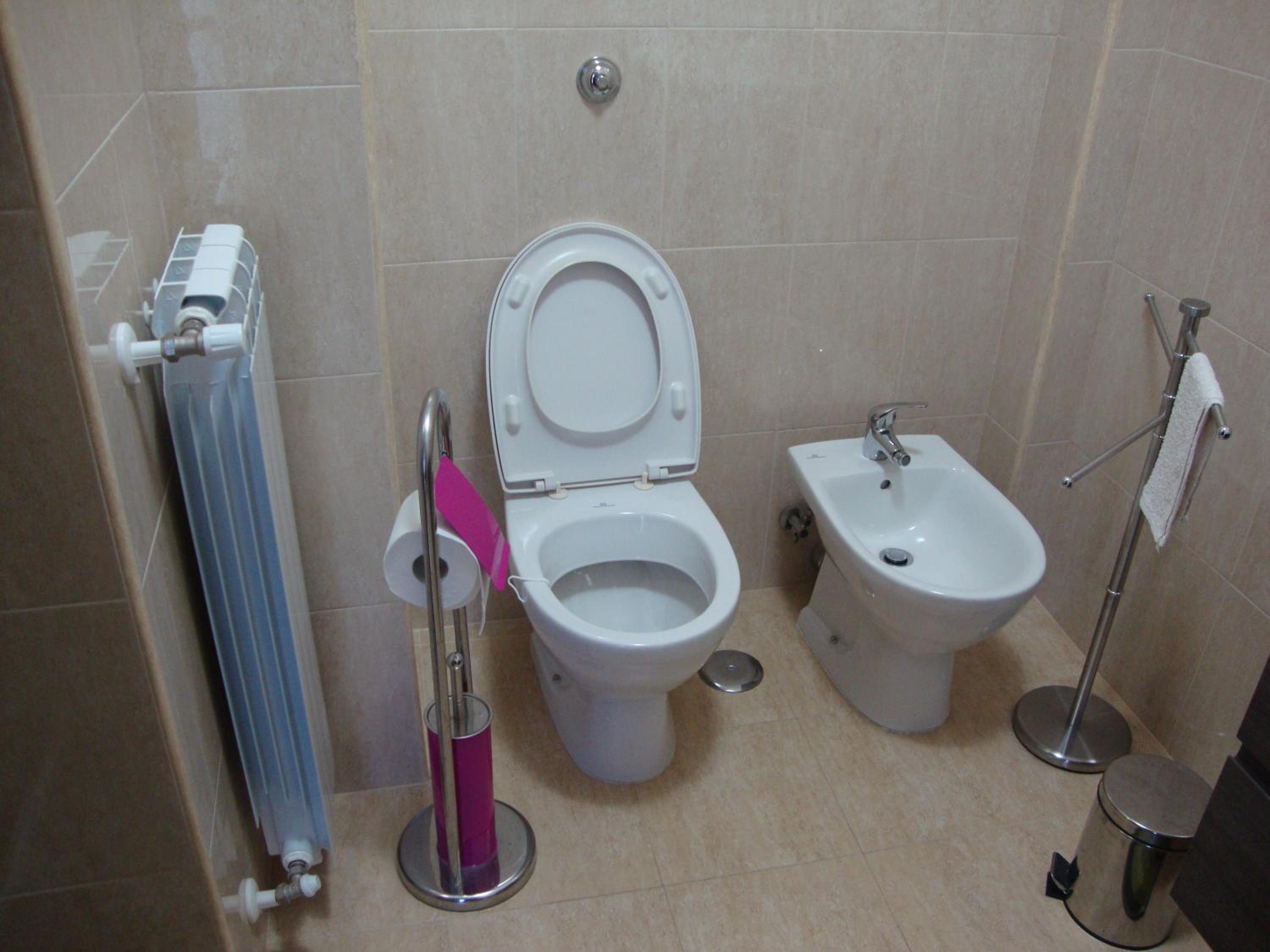 Family Room with Private Bathroom photo 2