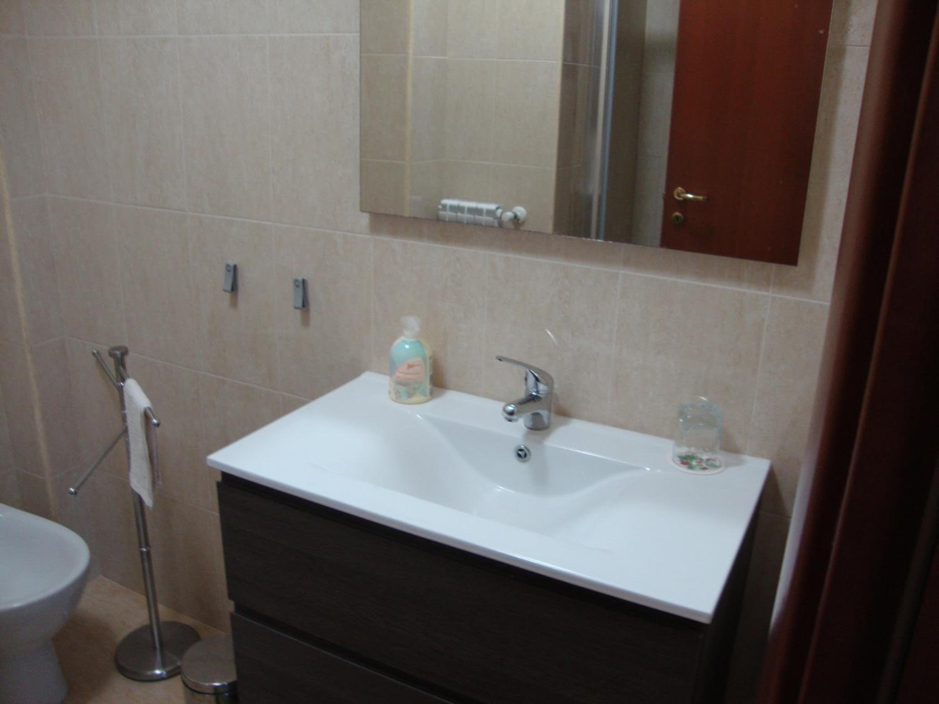 Family Room with Private Bathroom photo 3
