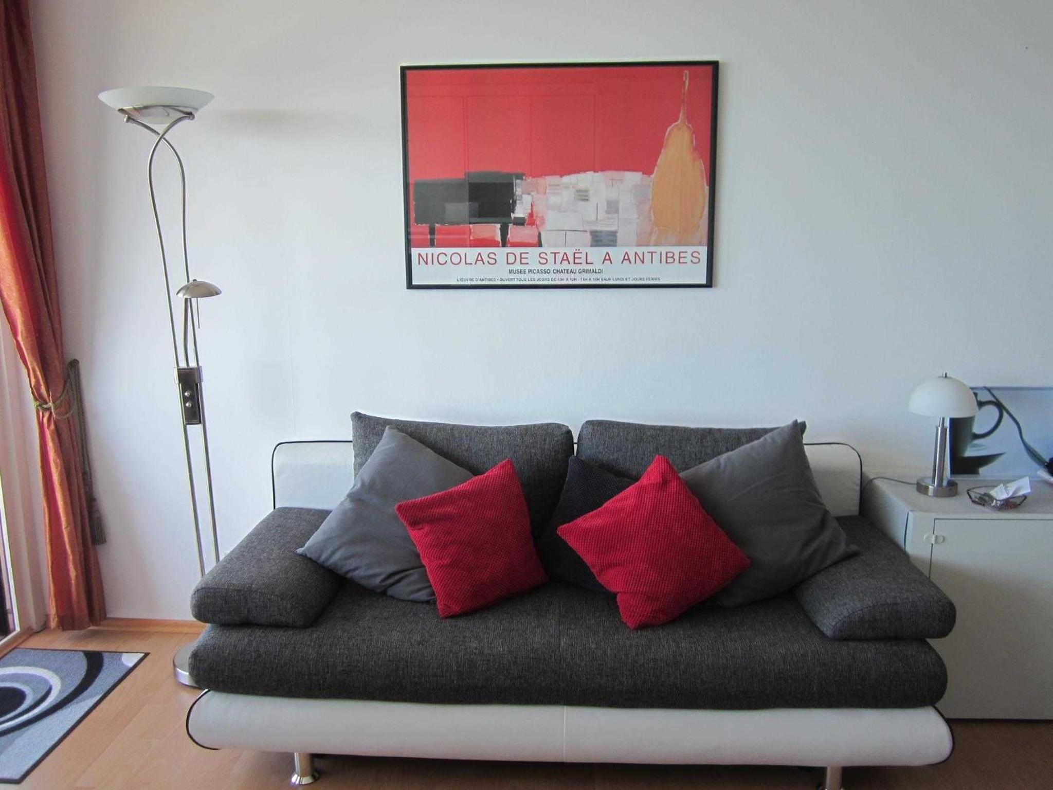 Studio Apartment with Balcony photo 2
