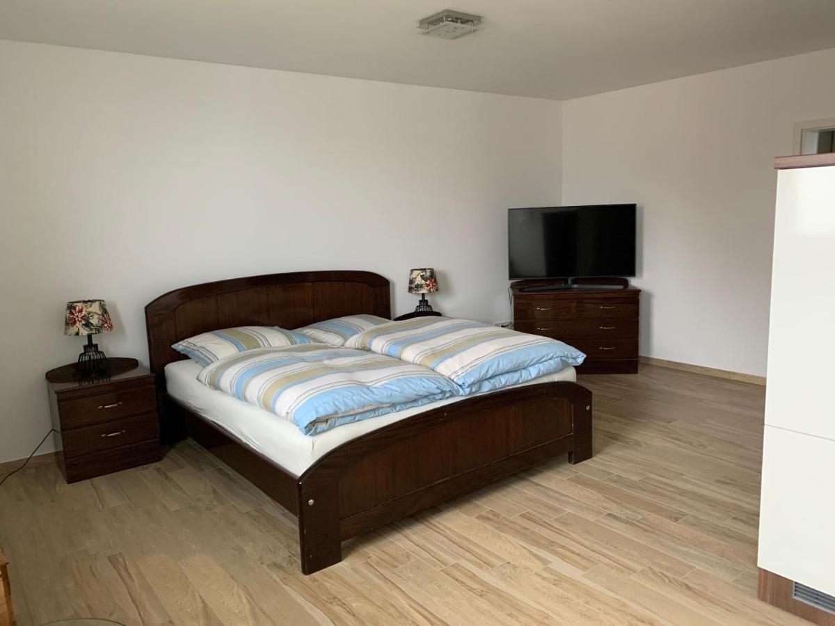 Deluxe Double Room with Shower photo 3
