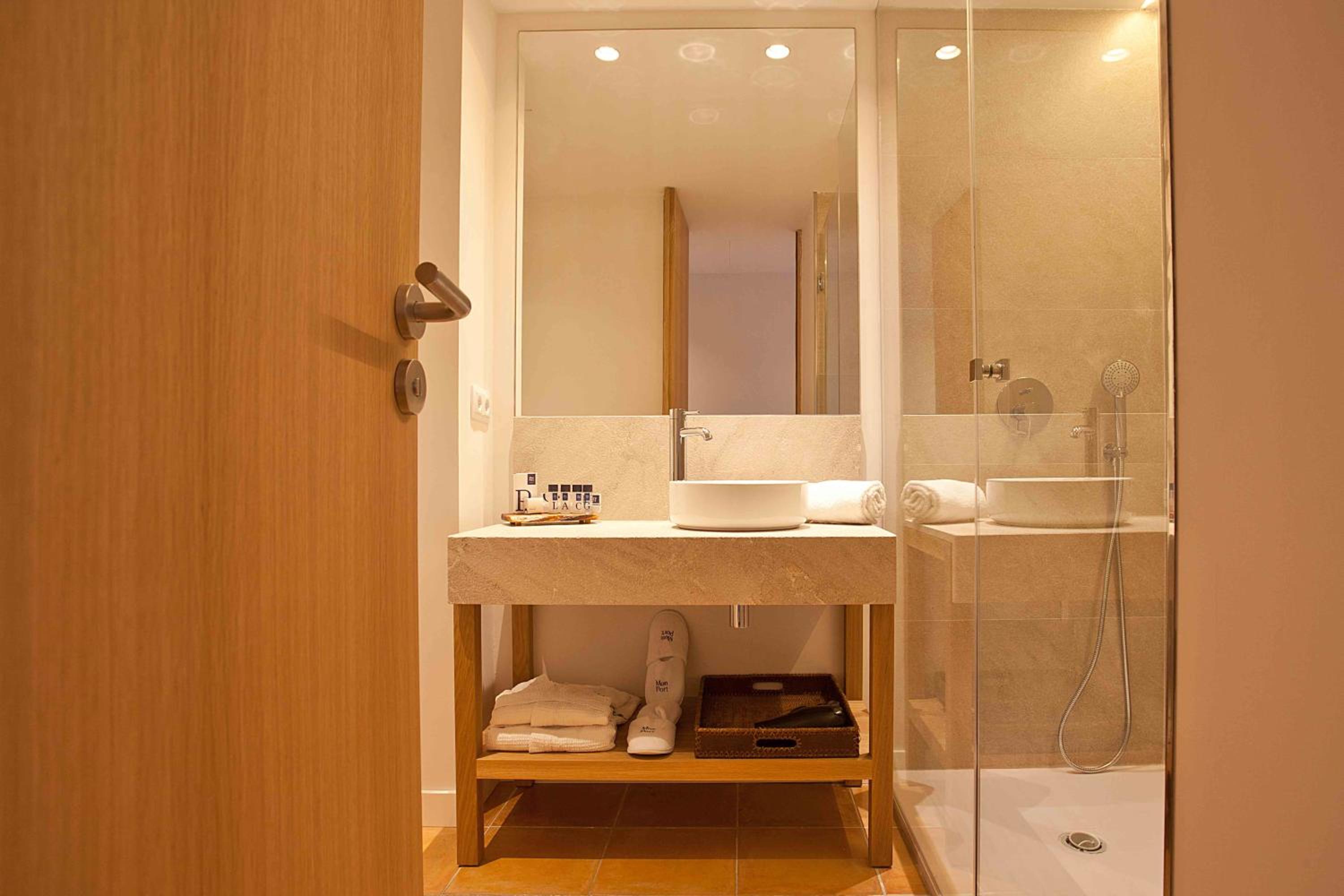 Superior Room with Spa access - Photo 8