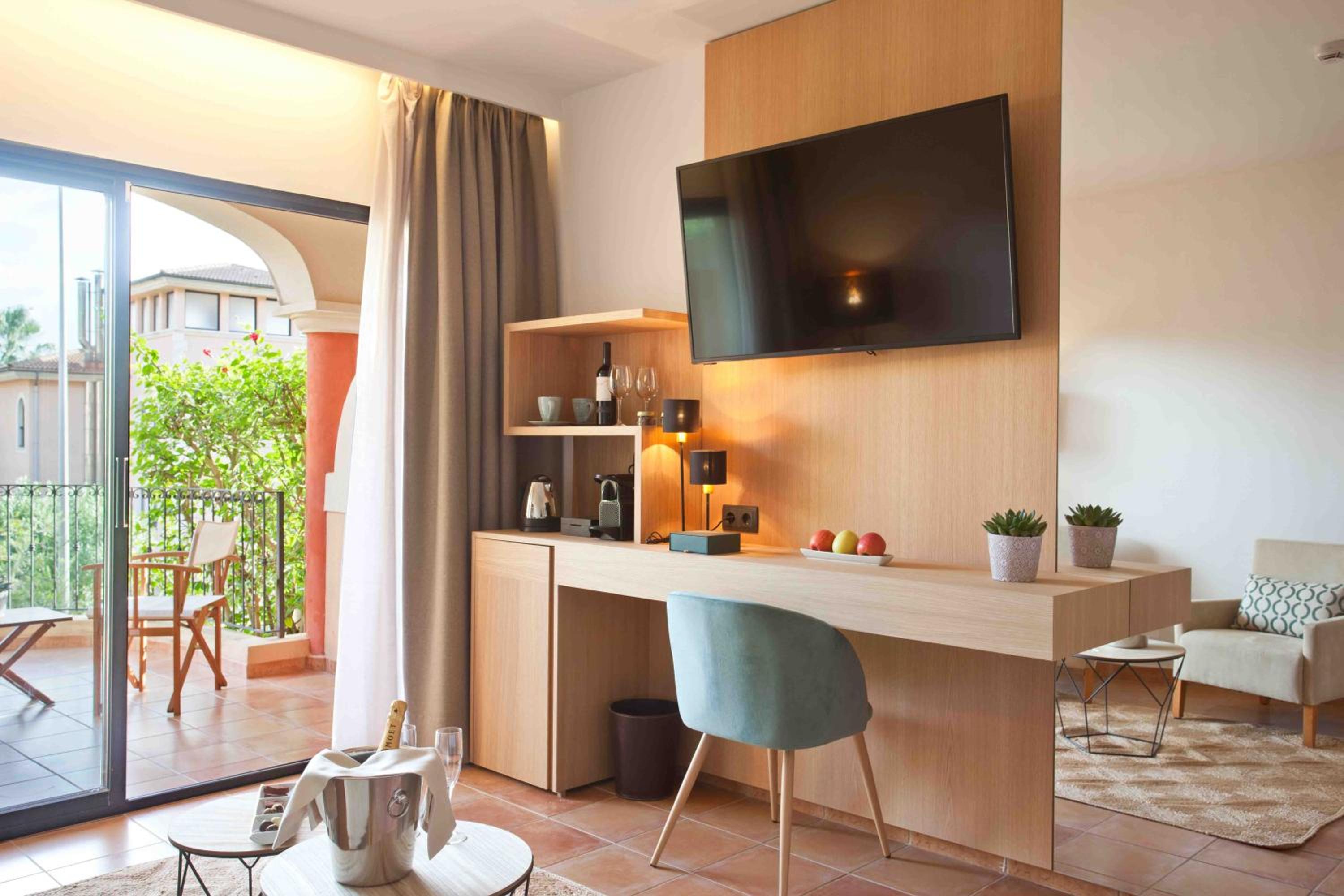 Superior Room with Spa access - Photo 10
