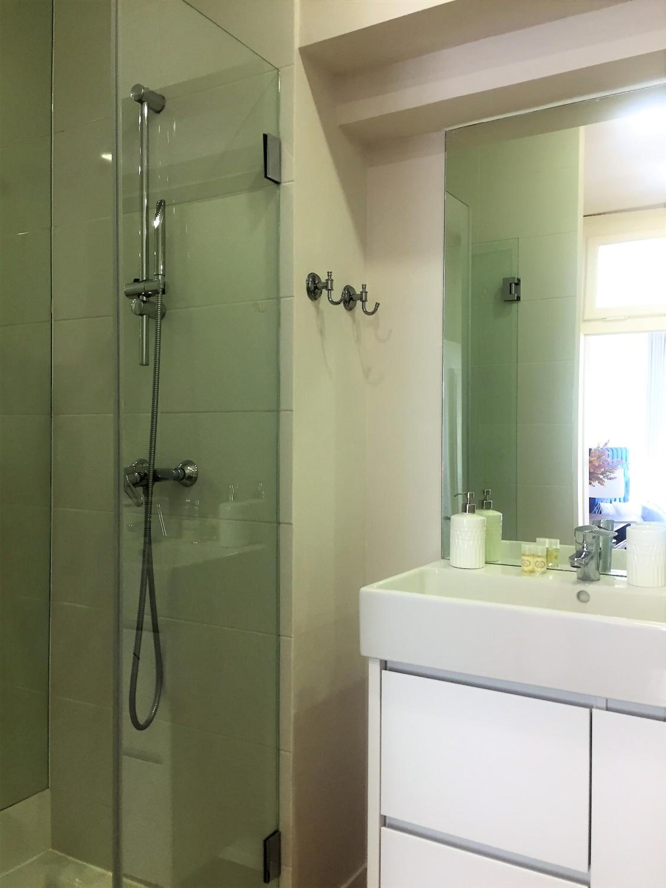 Three-Bedroom Apartment - Photo 9