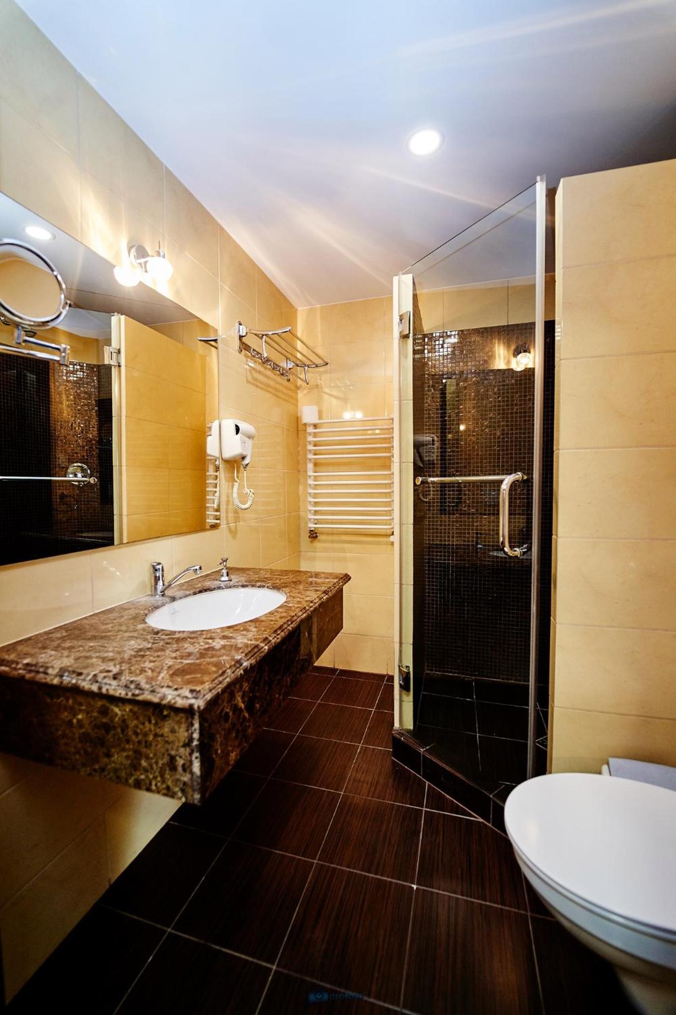 Standard Double or Twin Room - Photo 4