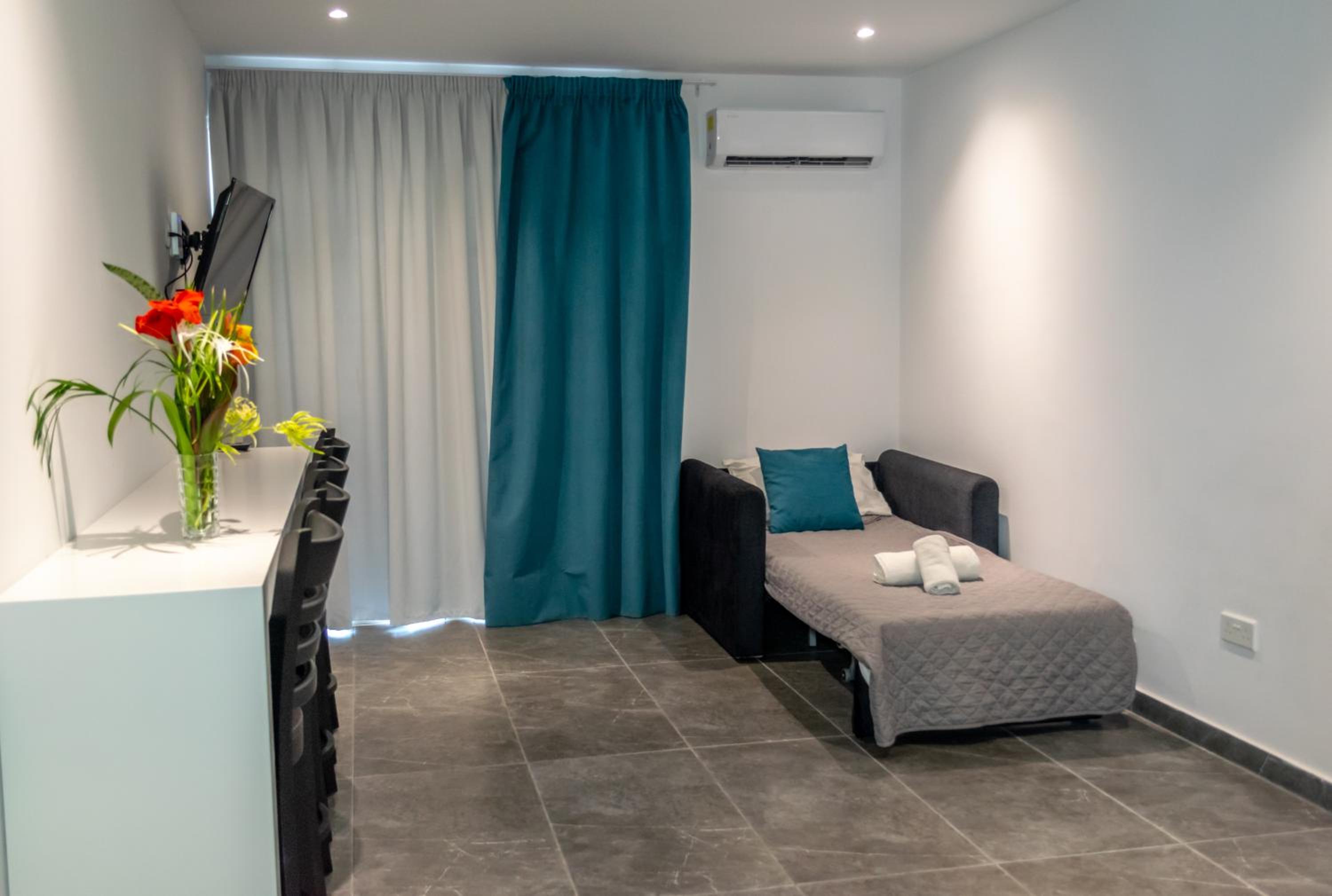 Superior One Bedroom Apartment photo 3