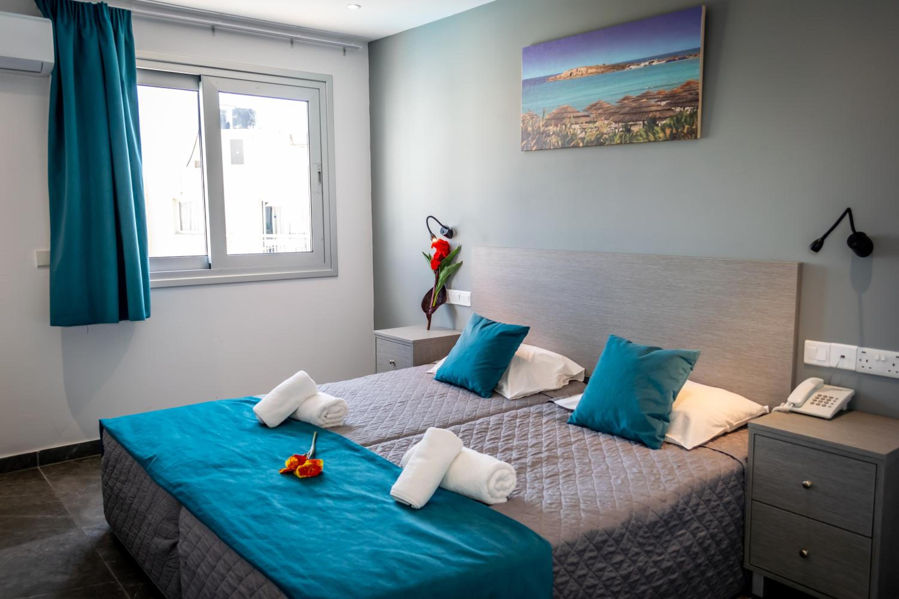 Superior One Bedroom Apartment