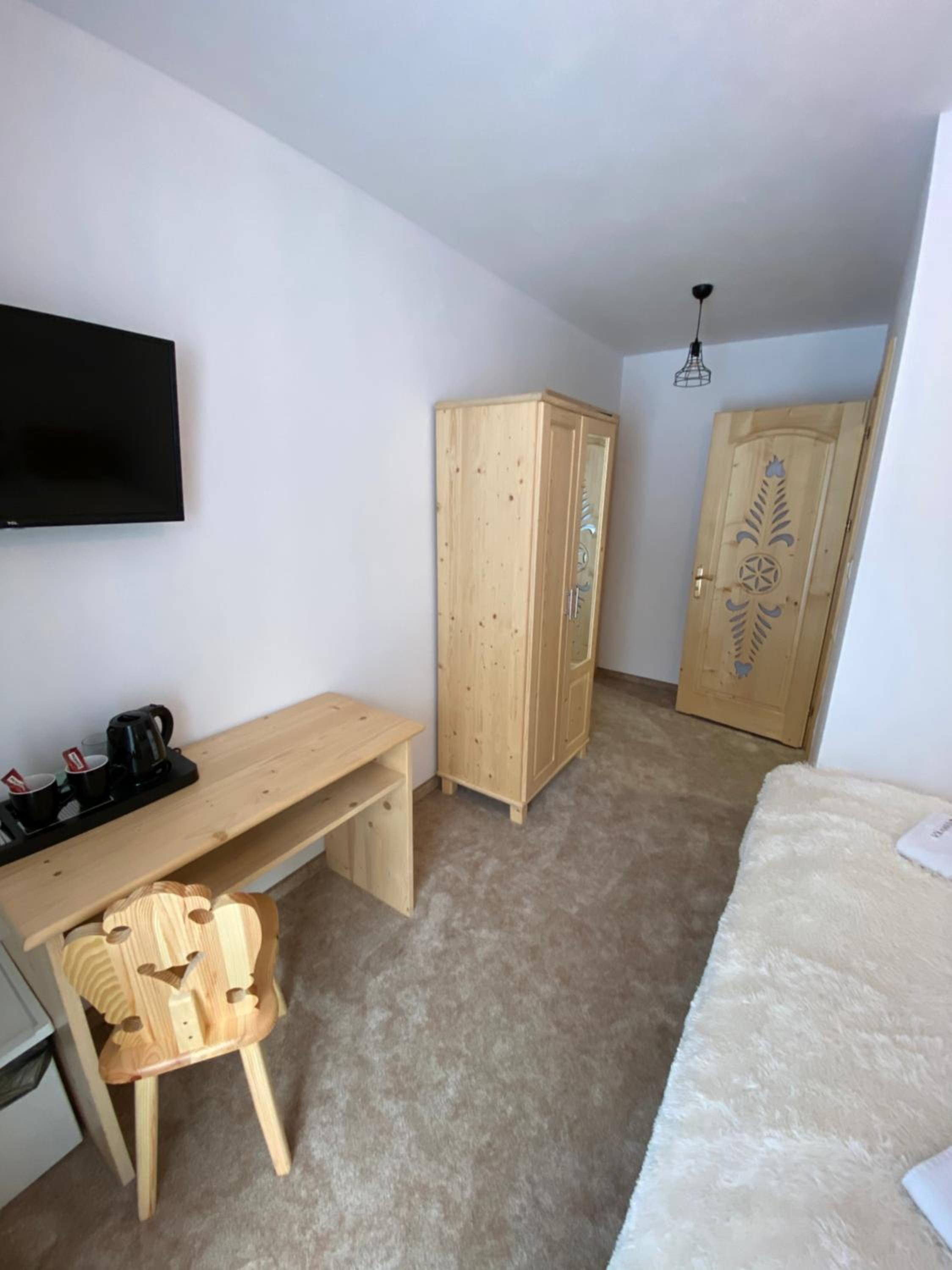 Double Room with Balcony - Photo 3