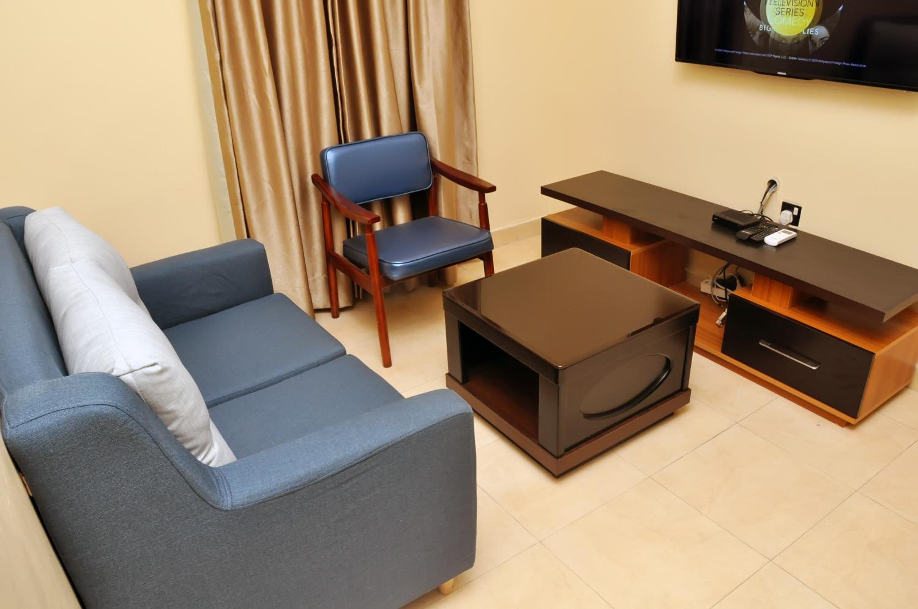 One-Bedroom Apartment