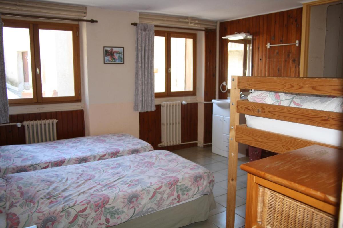 Budget Triple Room - Photo 1
