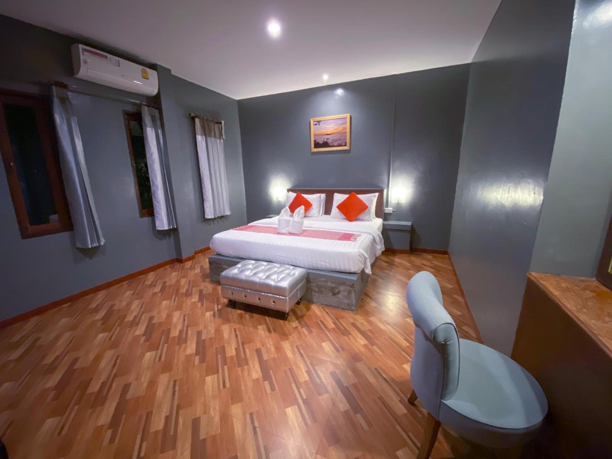 King Suite - Photo 16