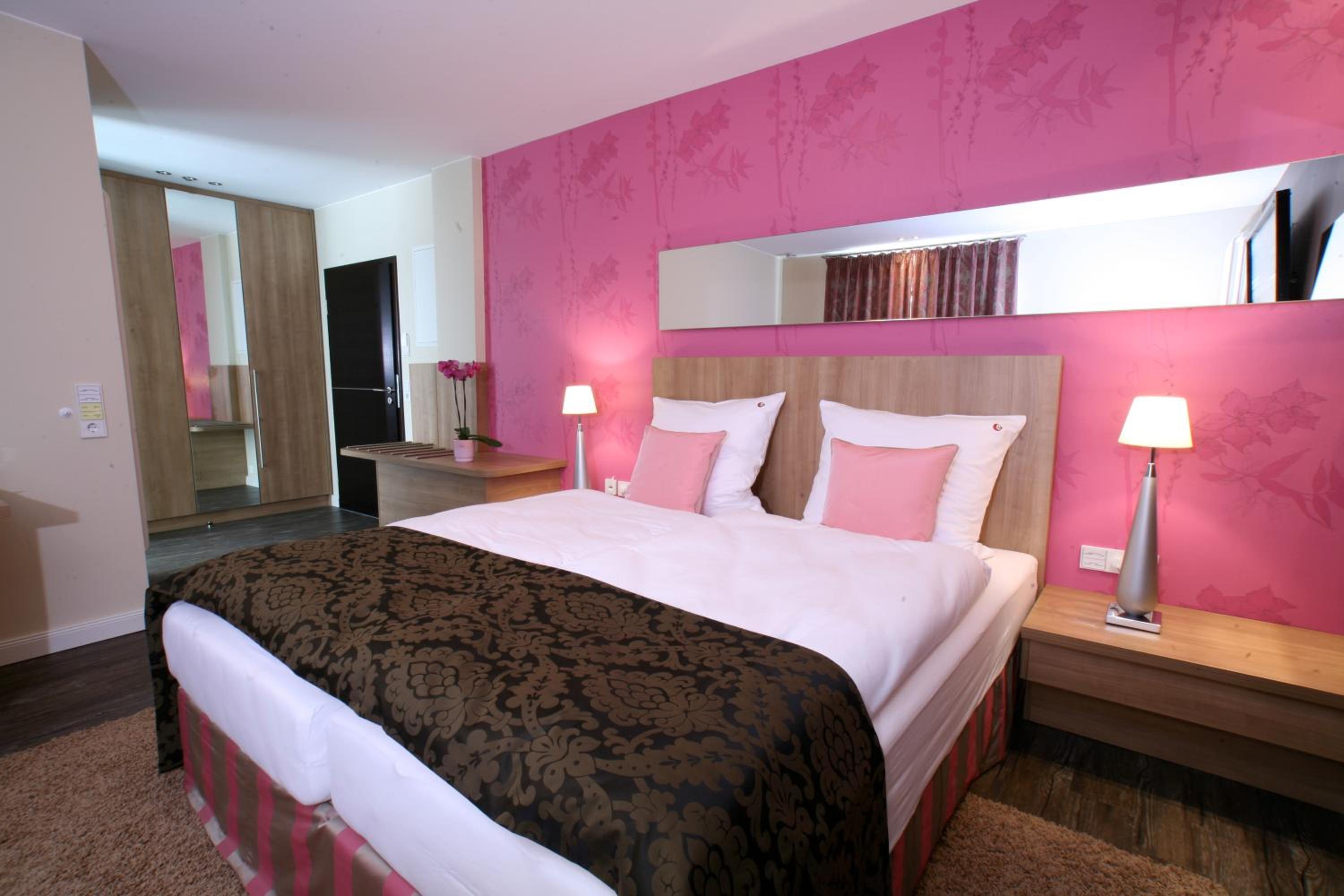 Double Room with Balcony - Photo 1