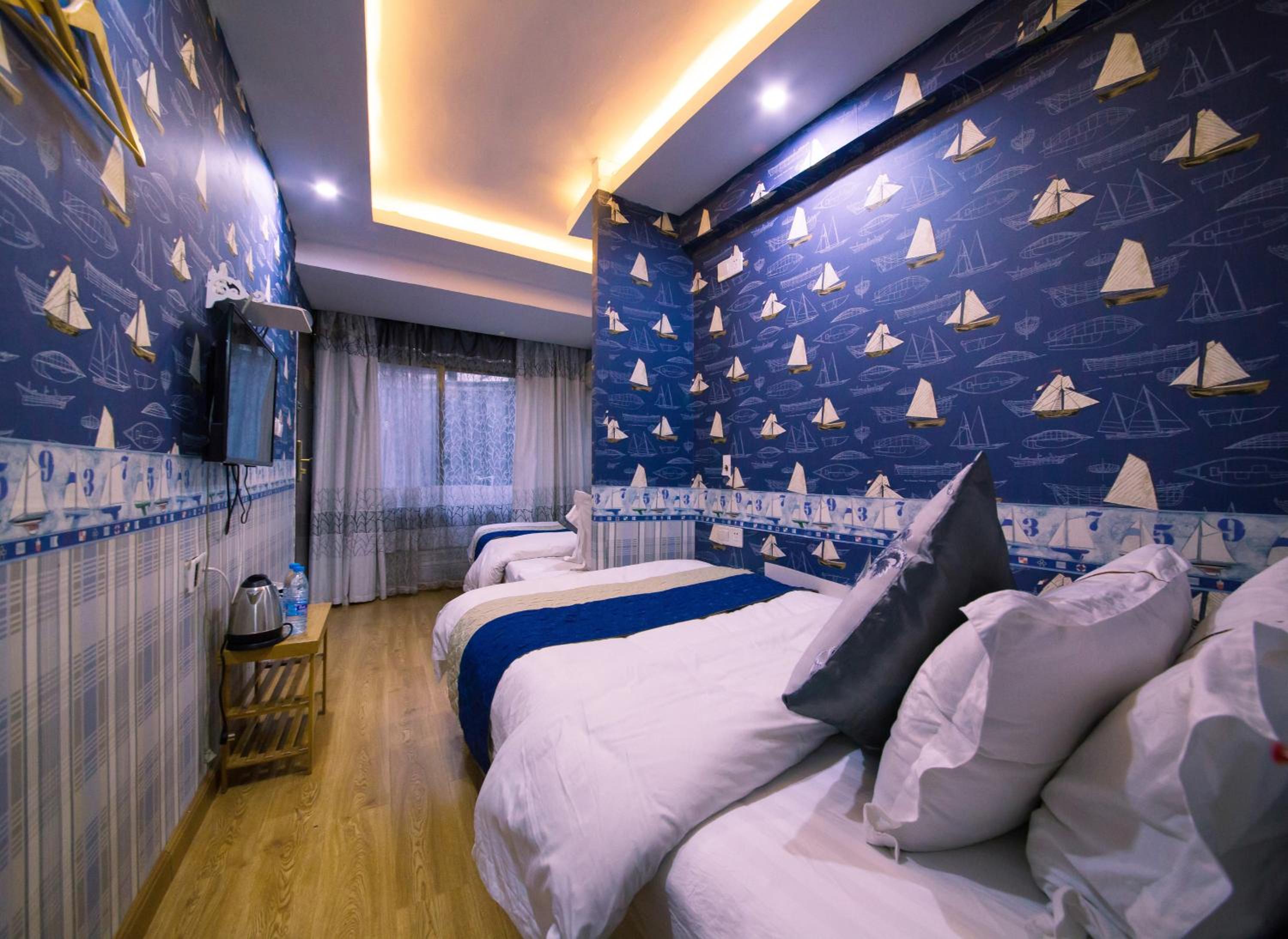 Twin Room with Bathroom photo 2
