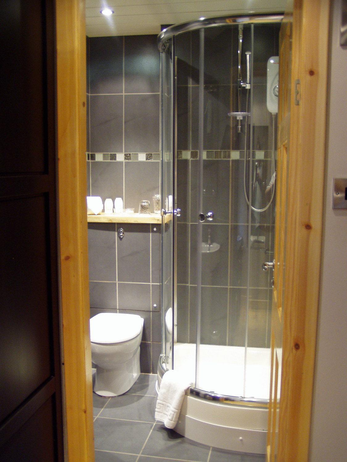 Standard King Room - Photo 6