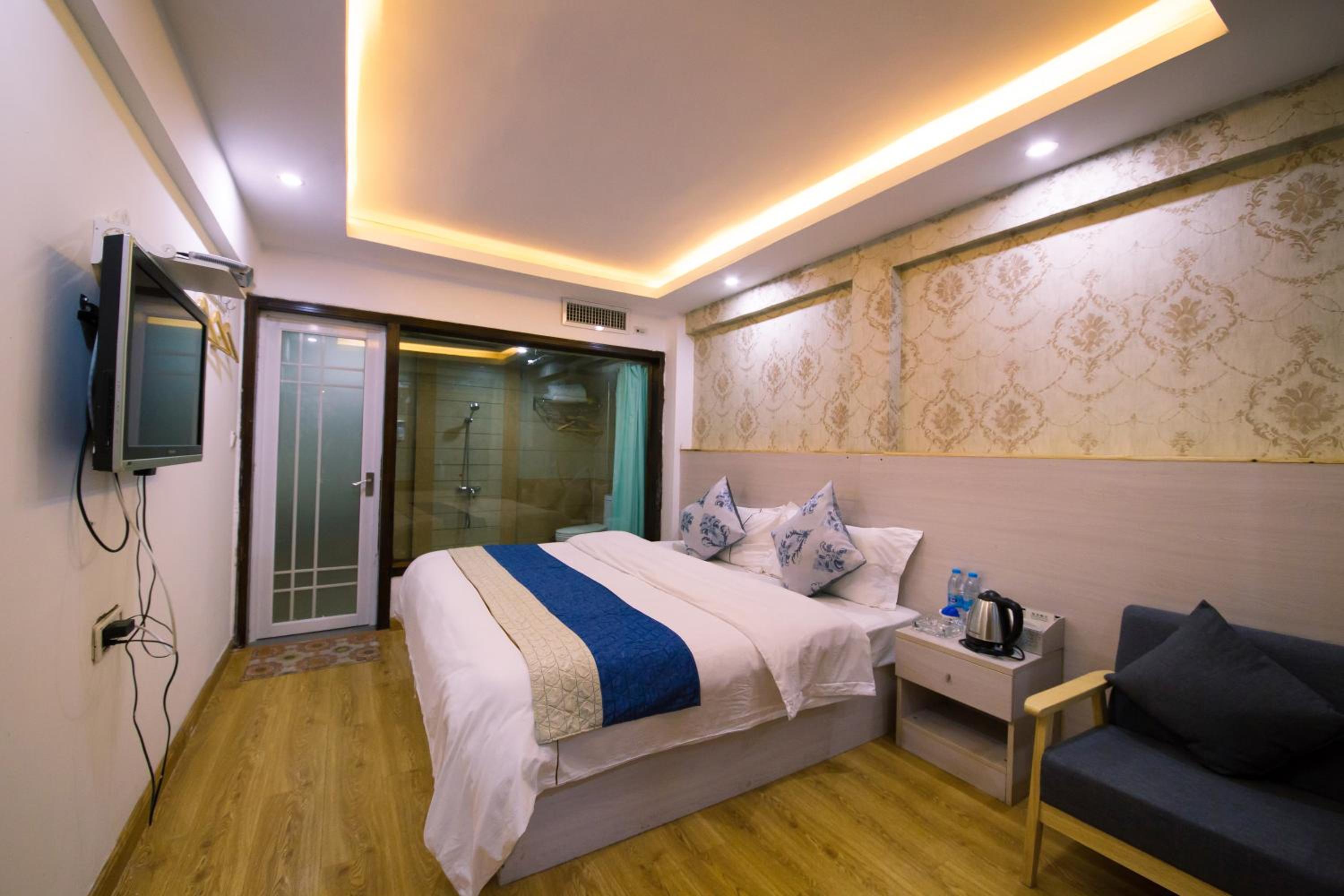 Double Room with Private Bathroom photo 1