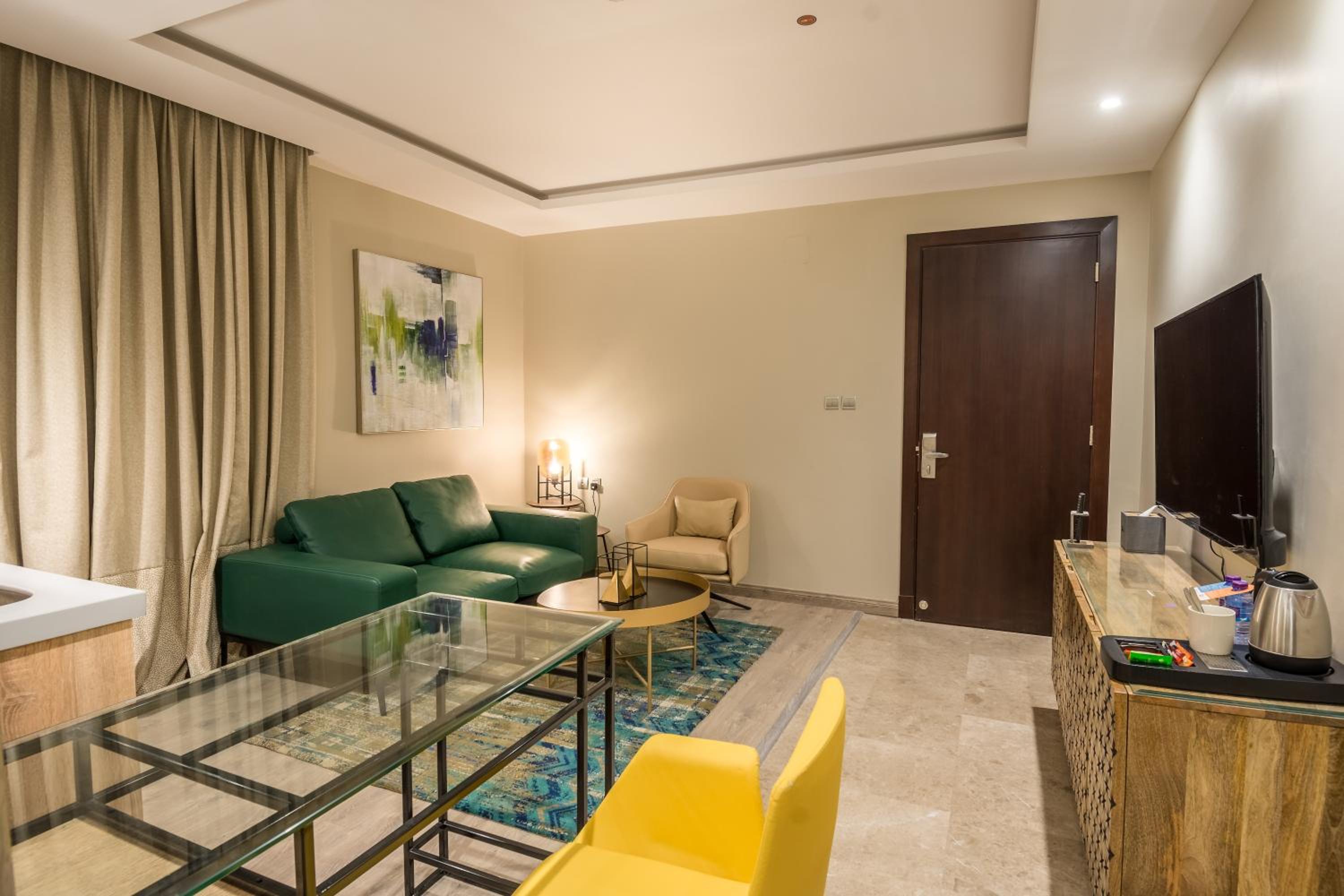 Deluxe Suite - Photo 2