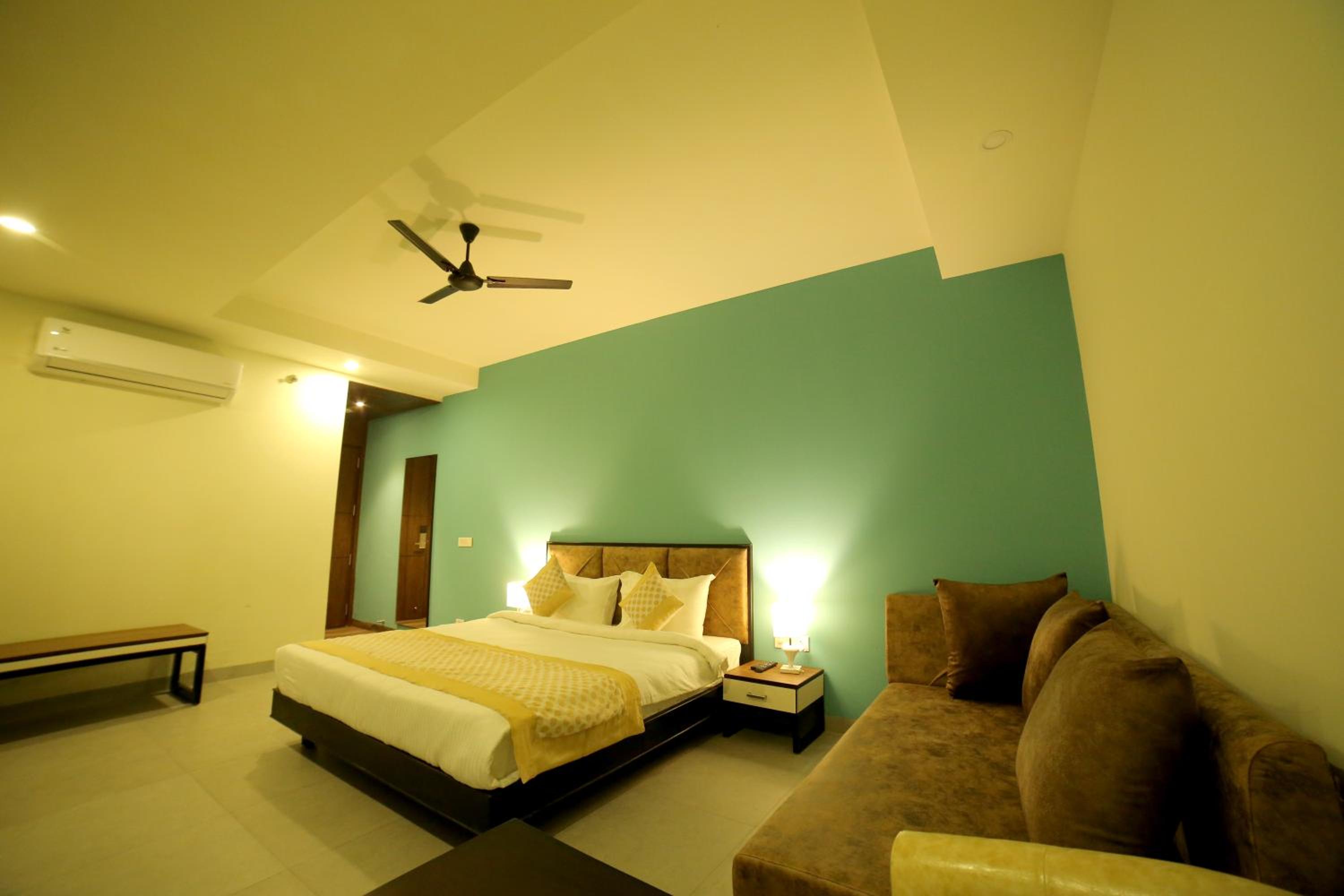Superior King Room