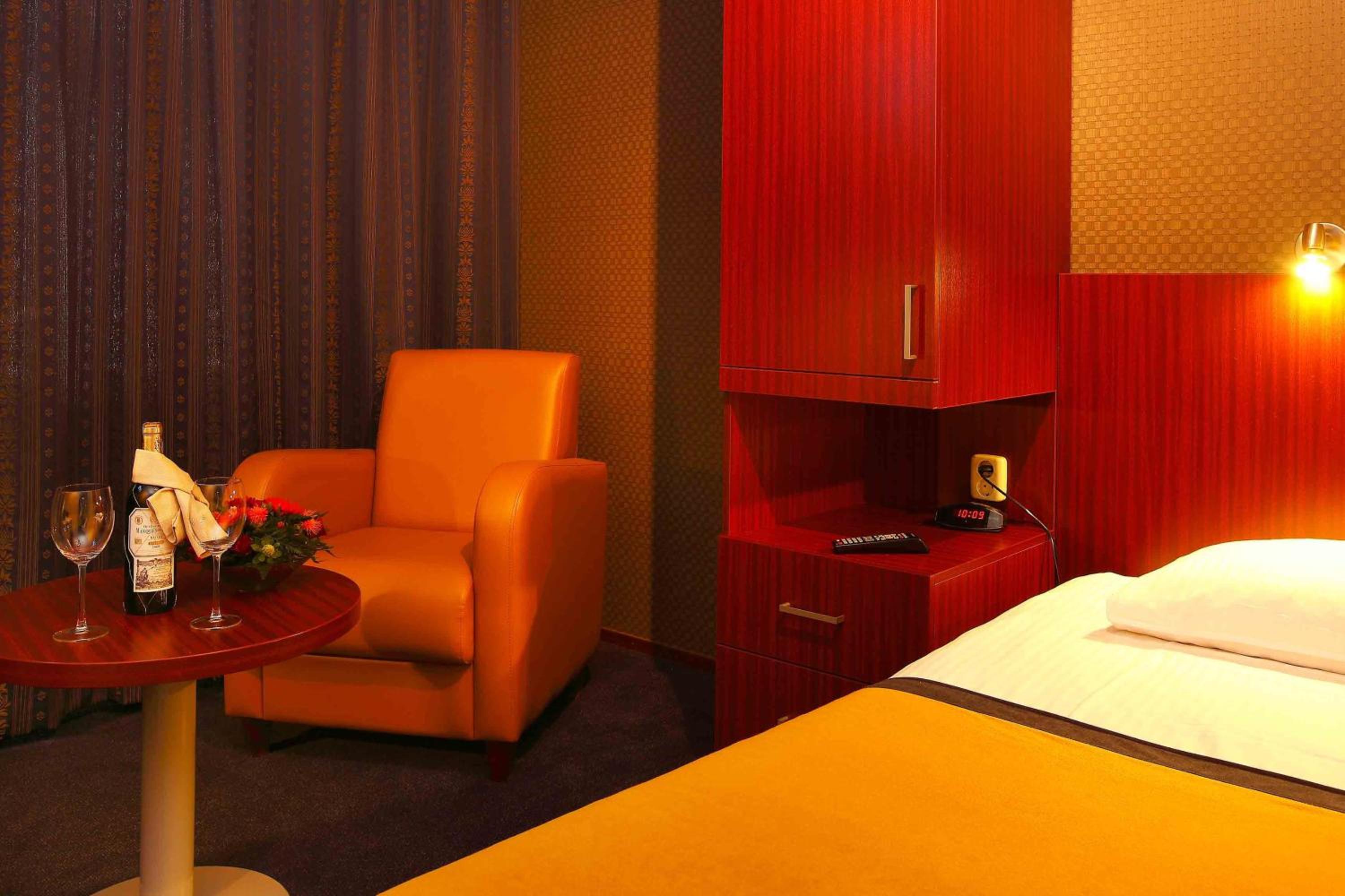 Comfort Twin Room with Shower photo 2