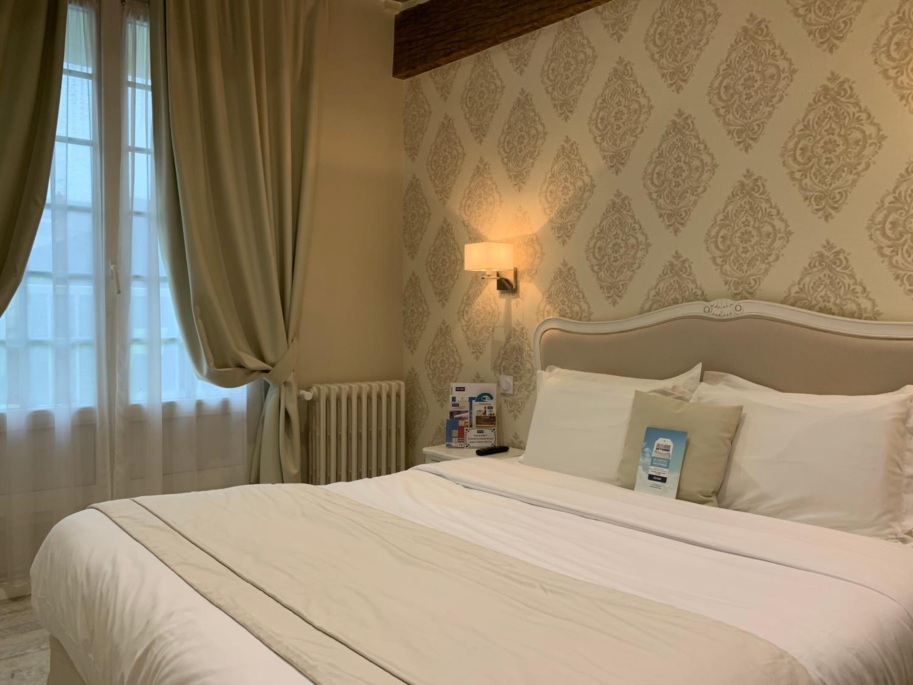 Superior Double Room - Photo 8