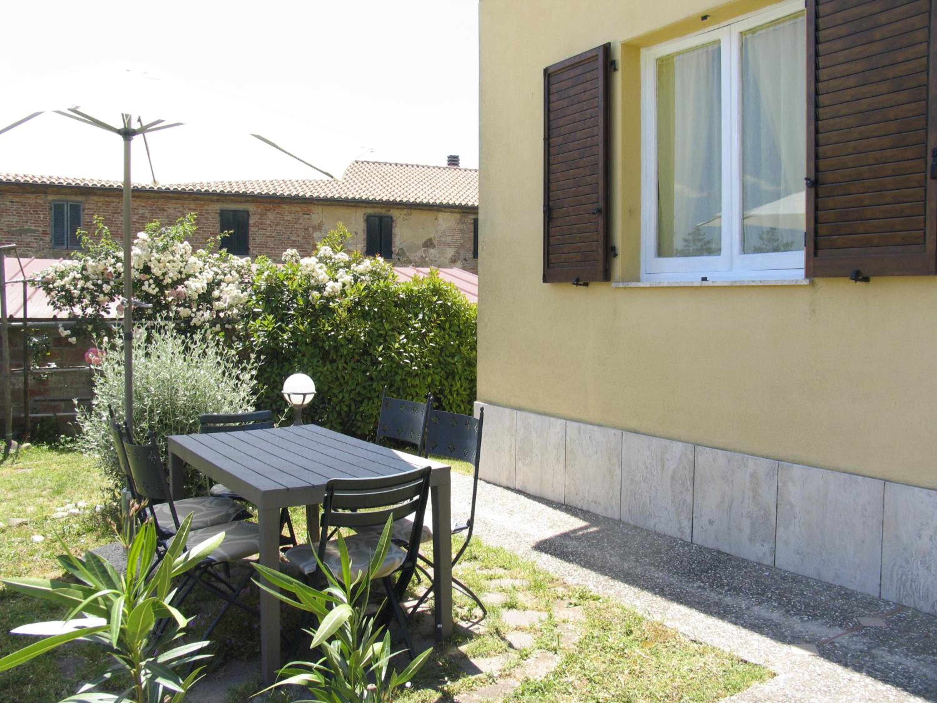 Three-Bedroom House photo 2