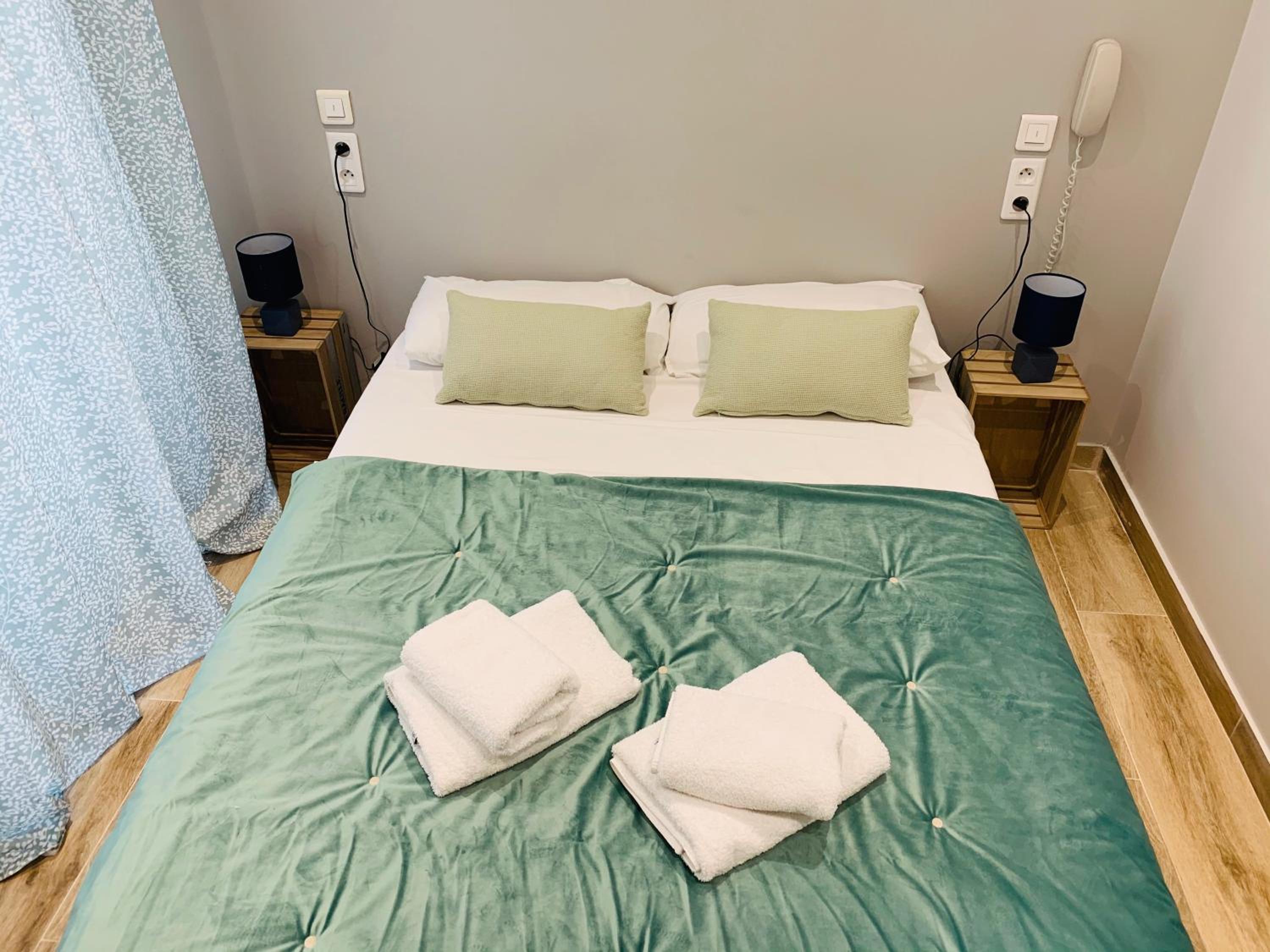Double Room - Photo 3
