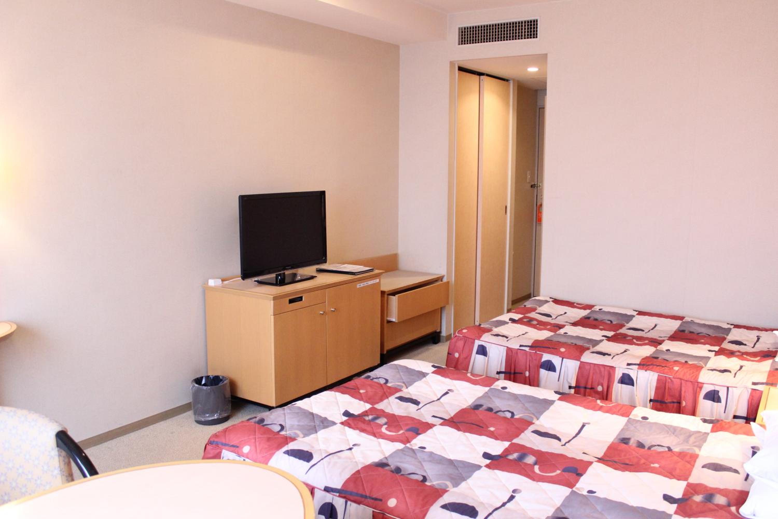 Standard Twin Room - Smoking photo 3