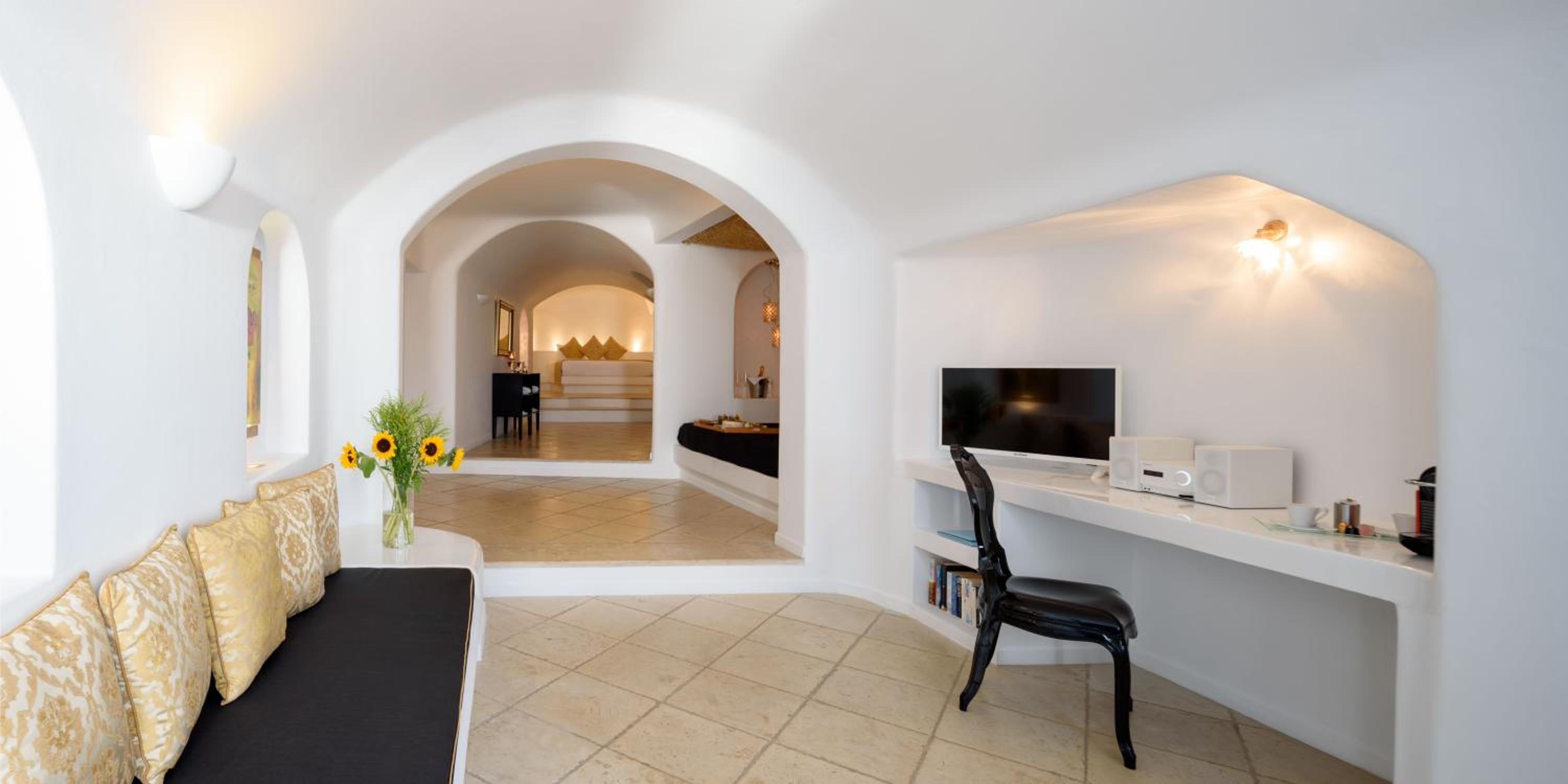 Golden Echo Suite - Photo 1