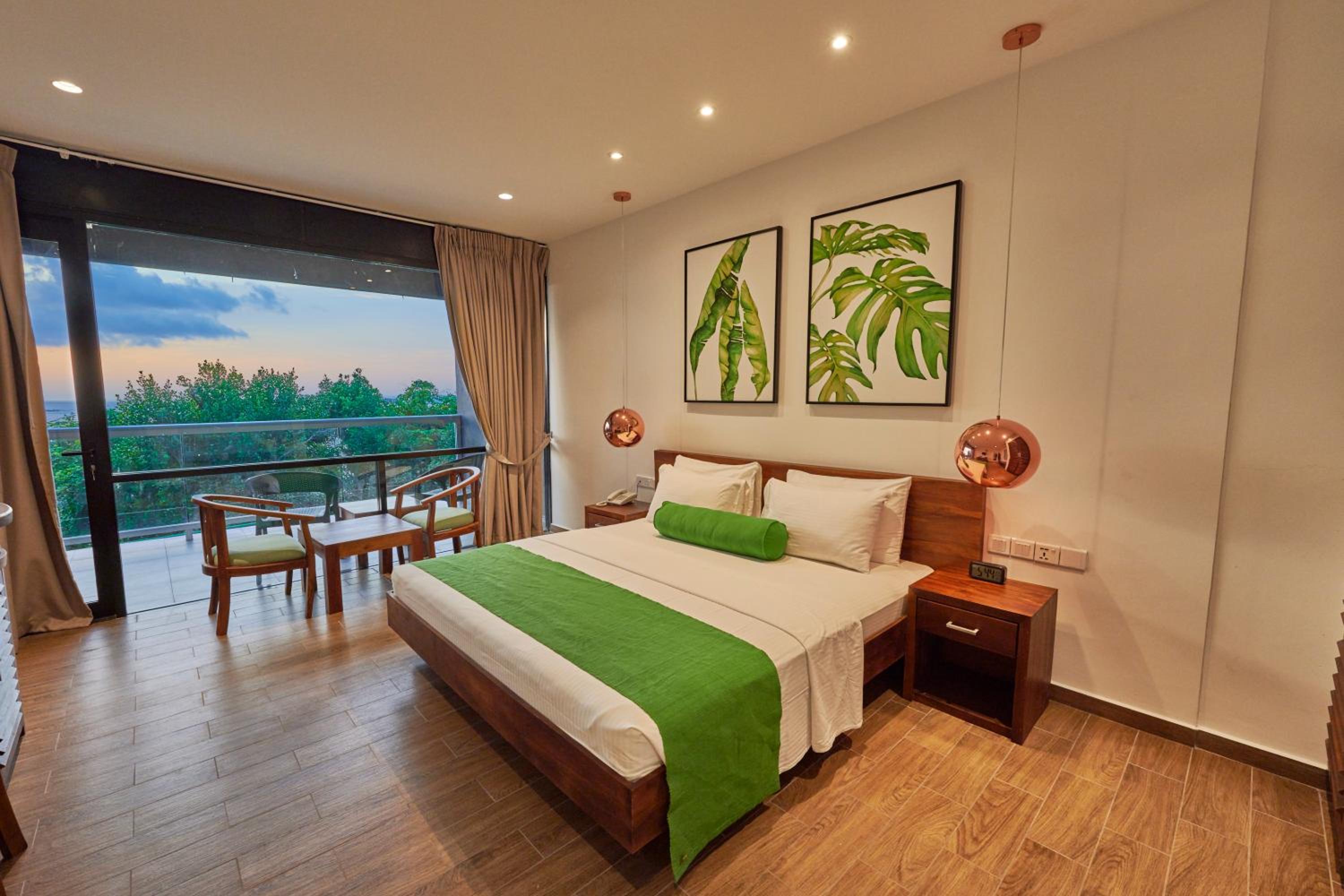 Deluxe Double Room with Garden View - Photo 16