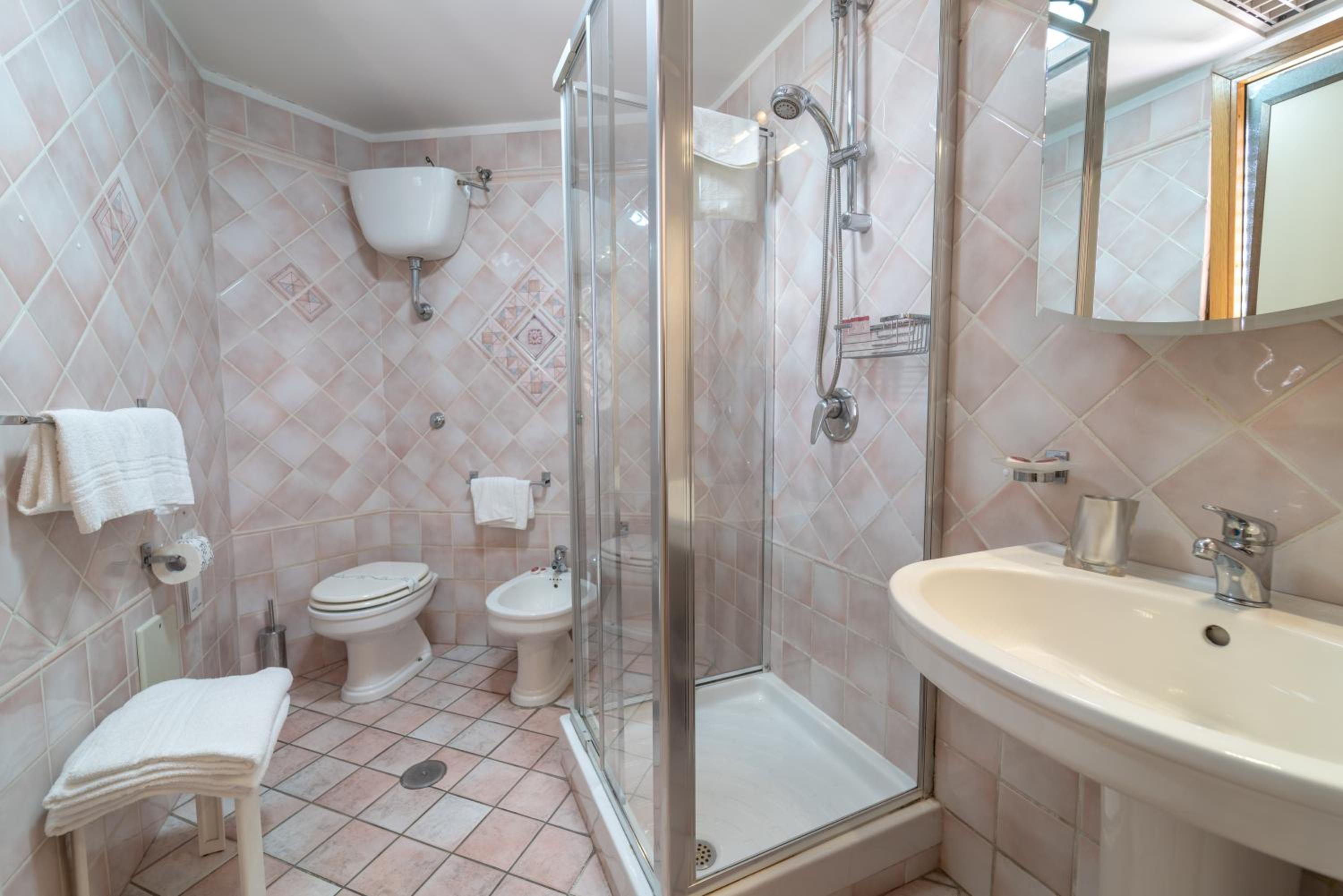 Standard Double or Twin Room - Photo 1
