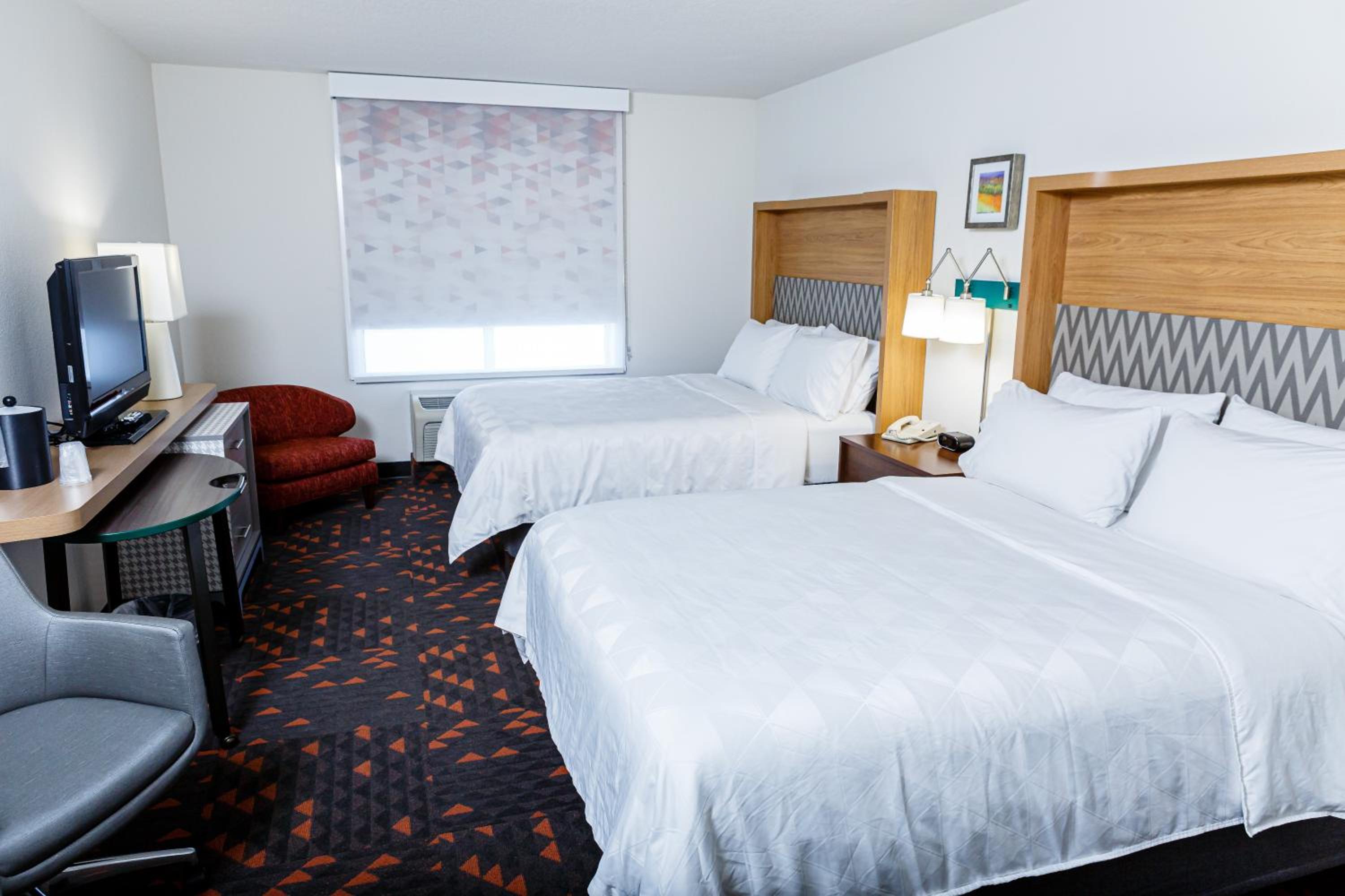 Standard Room with Two Queen Beds - Photo 1