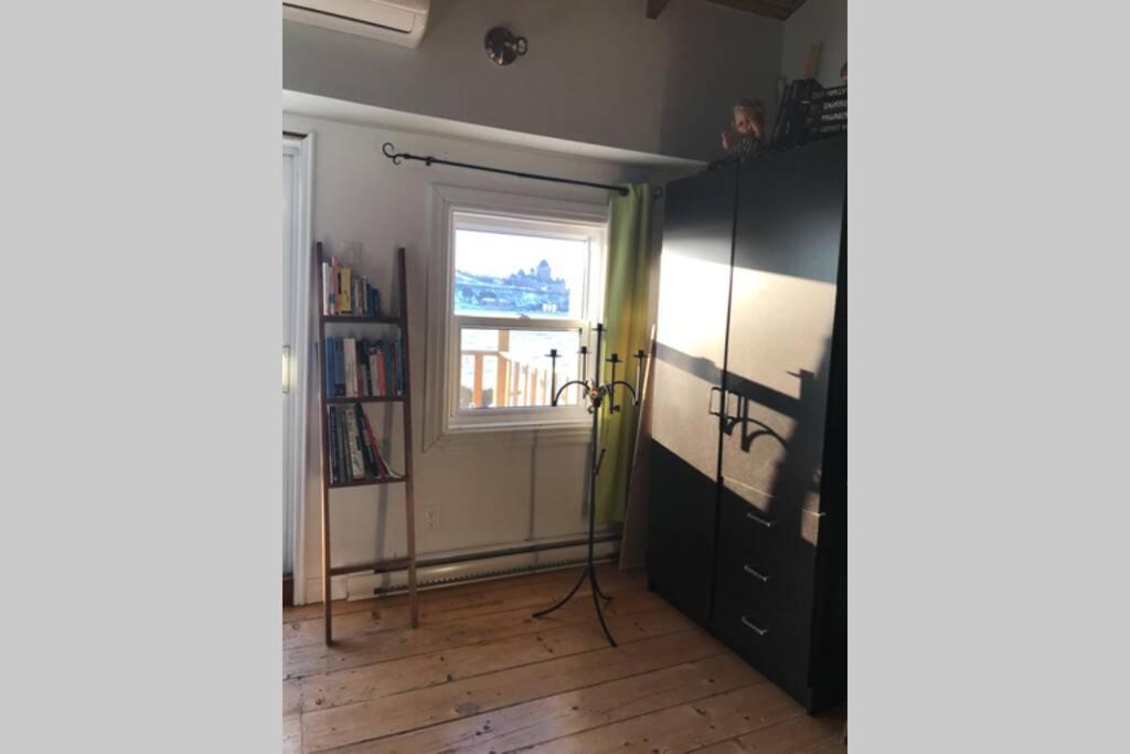 One-Bedroom House photo 1