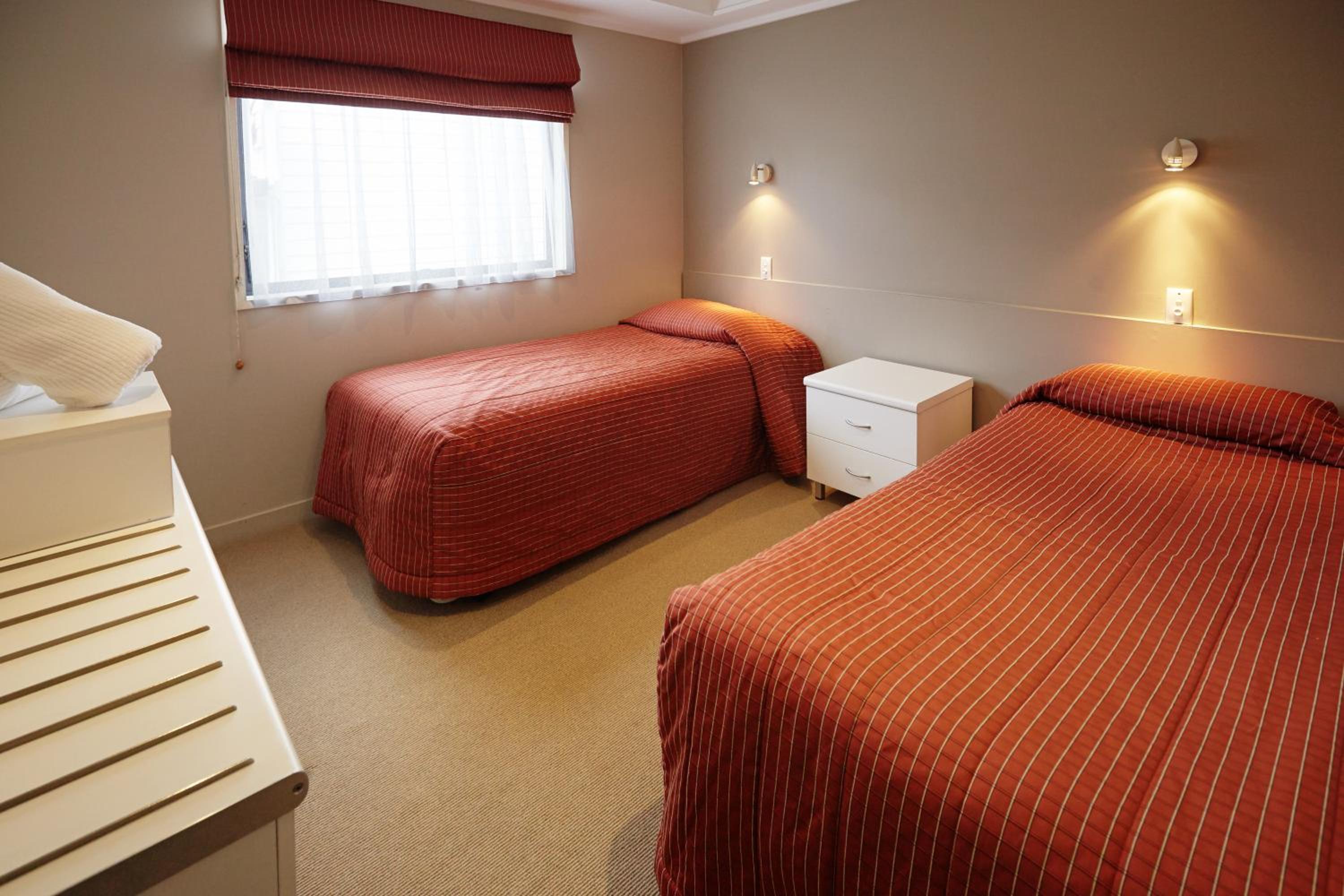 Two-Bedroom Apartment with Sea View - Photo 2