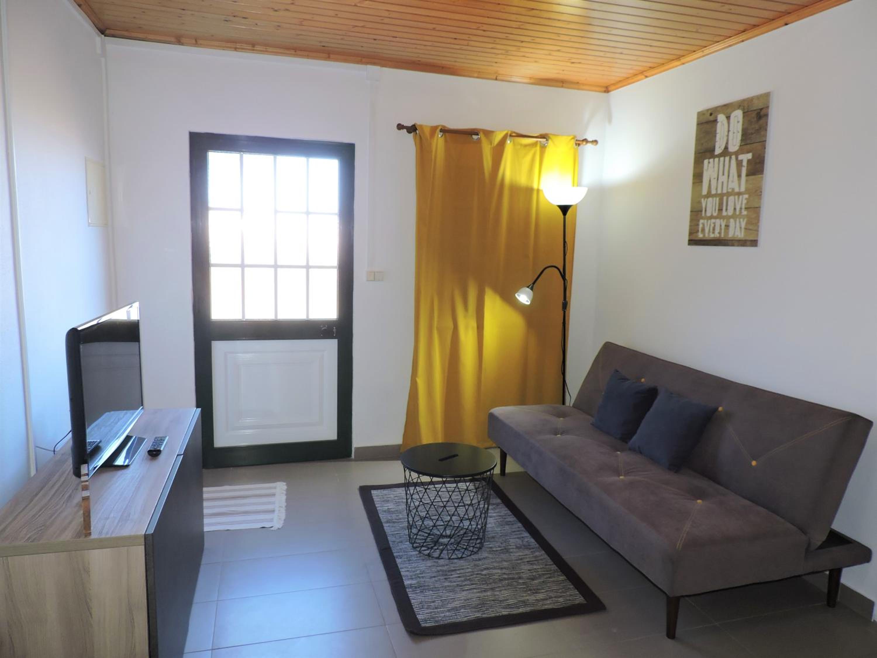 One-Bedroom House photo 1