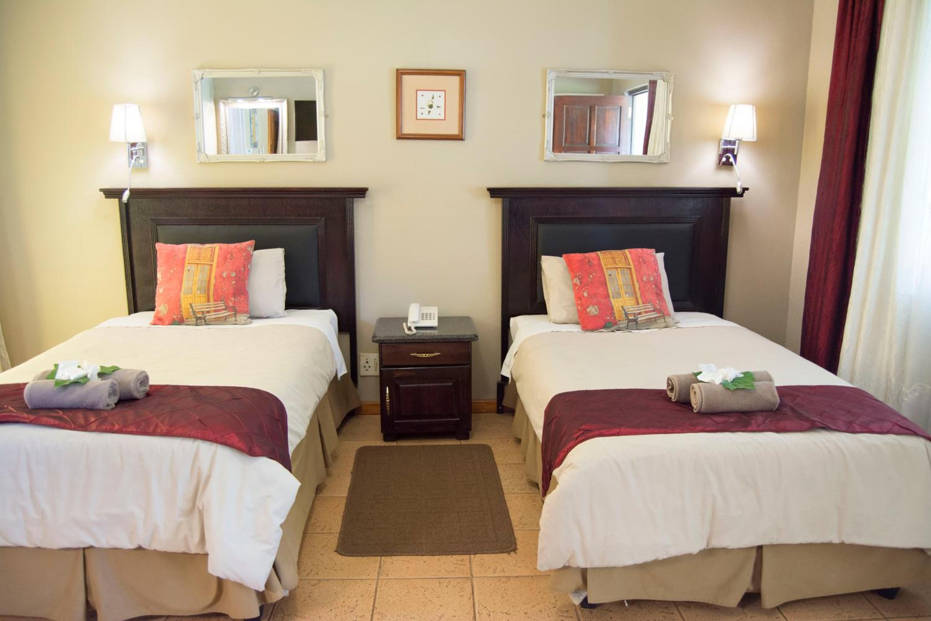 Budget Twin Room - Photo 2