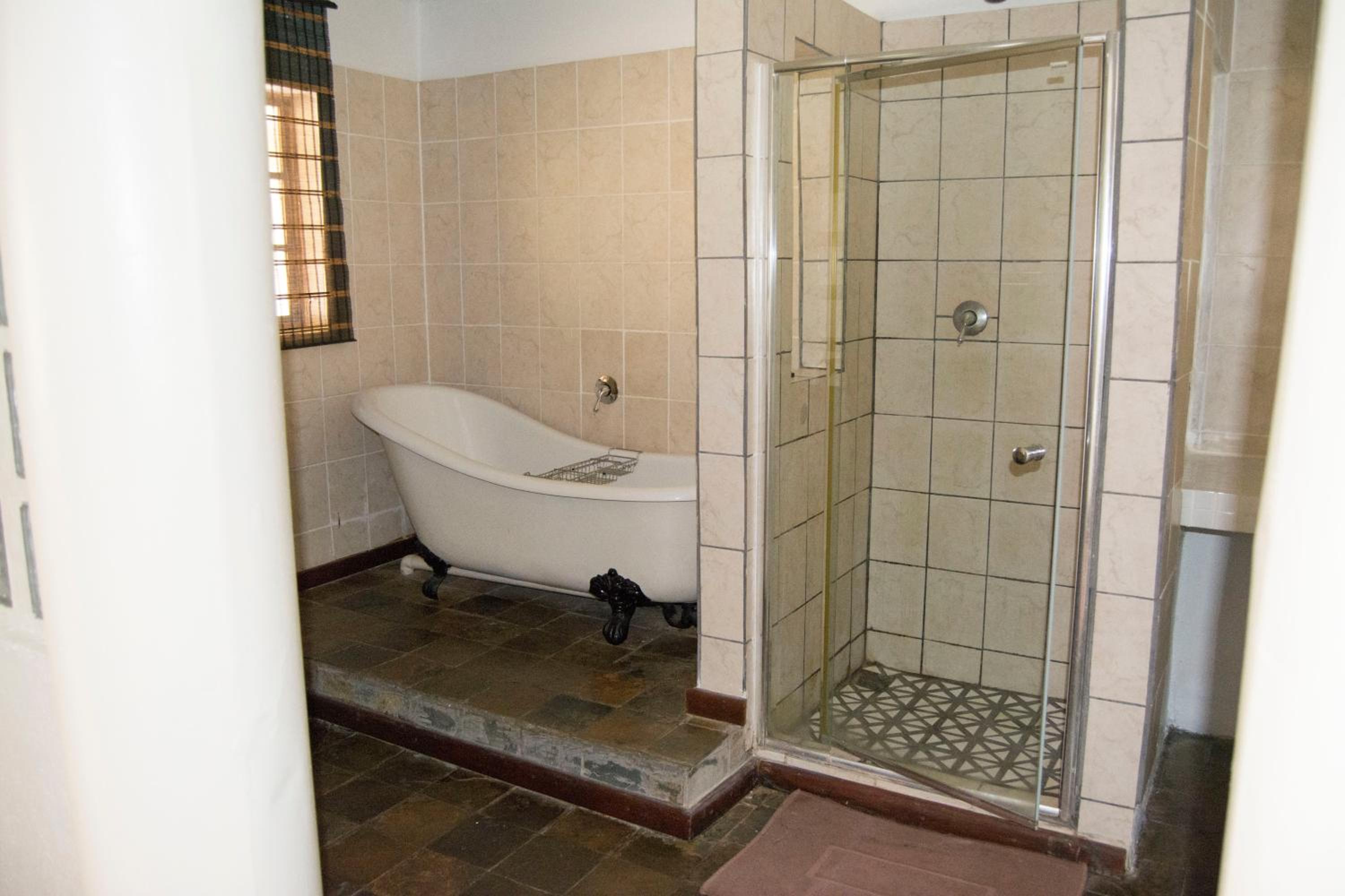 Deluxe Queen Room - Photo 4