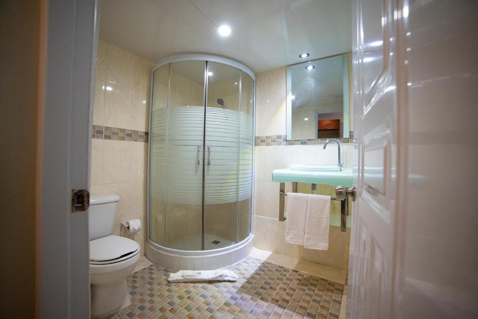 Executive Queen Room with Two Queen Beds photo 2