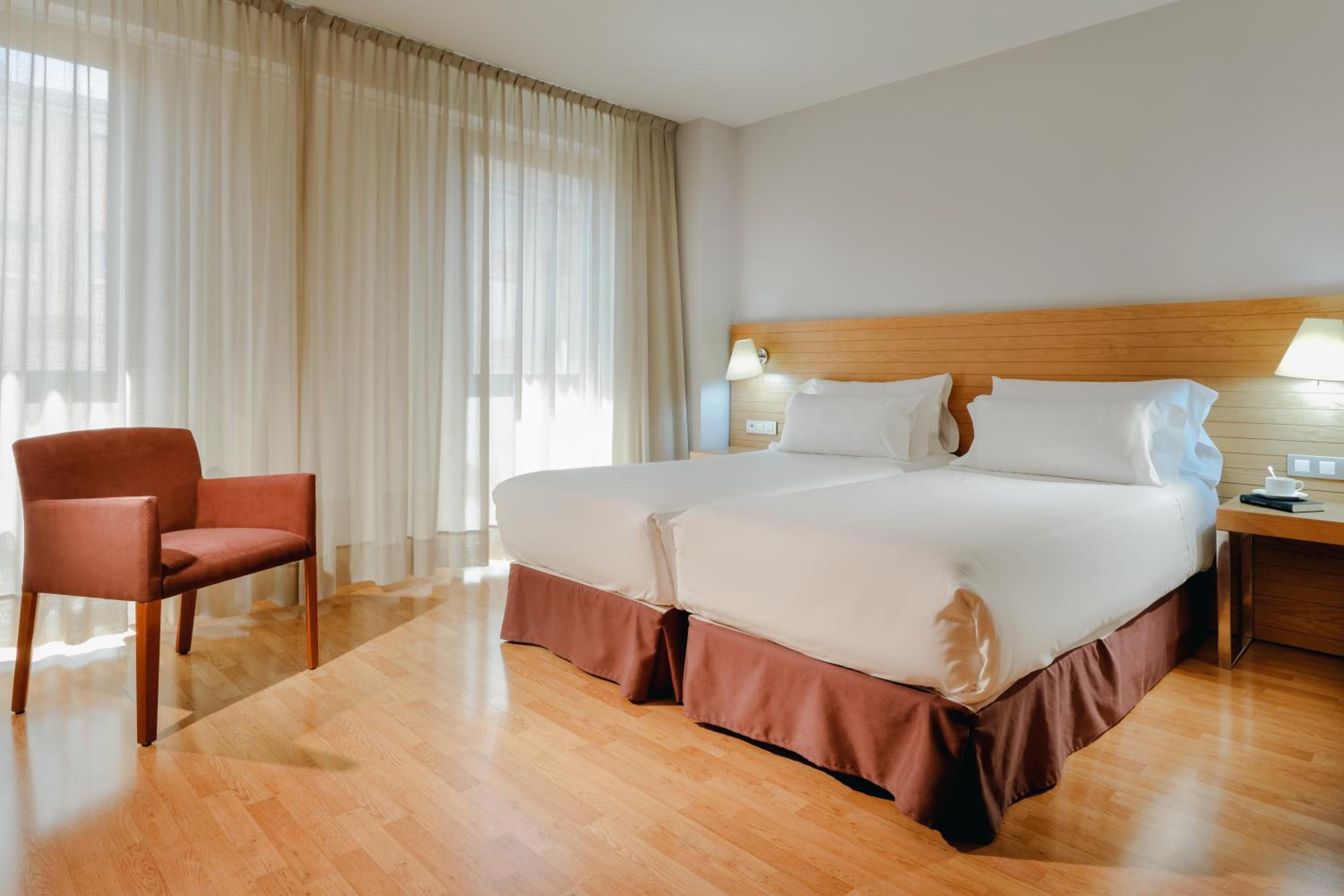 Standard Double or Twin Room - Photo 2
