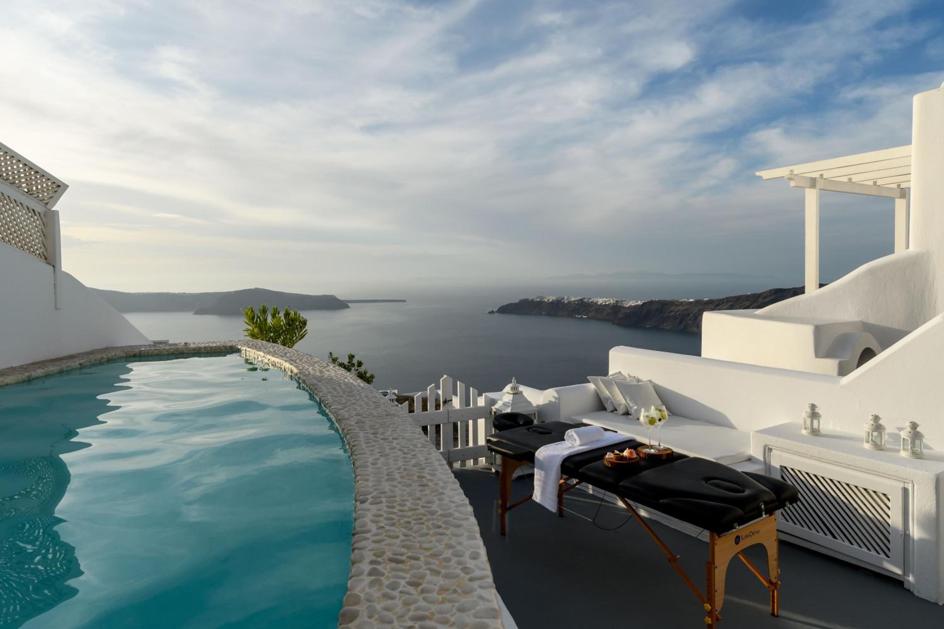 Above Blue Villa - Photo 6