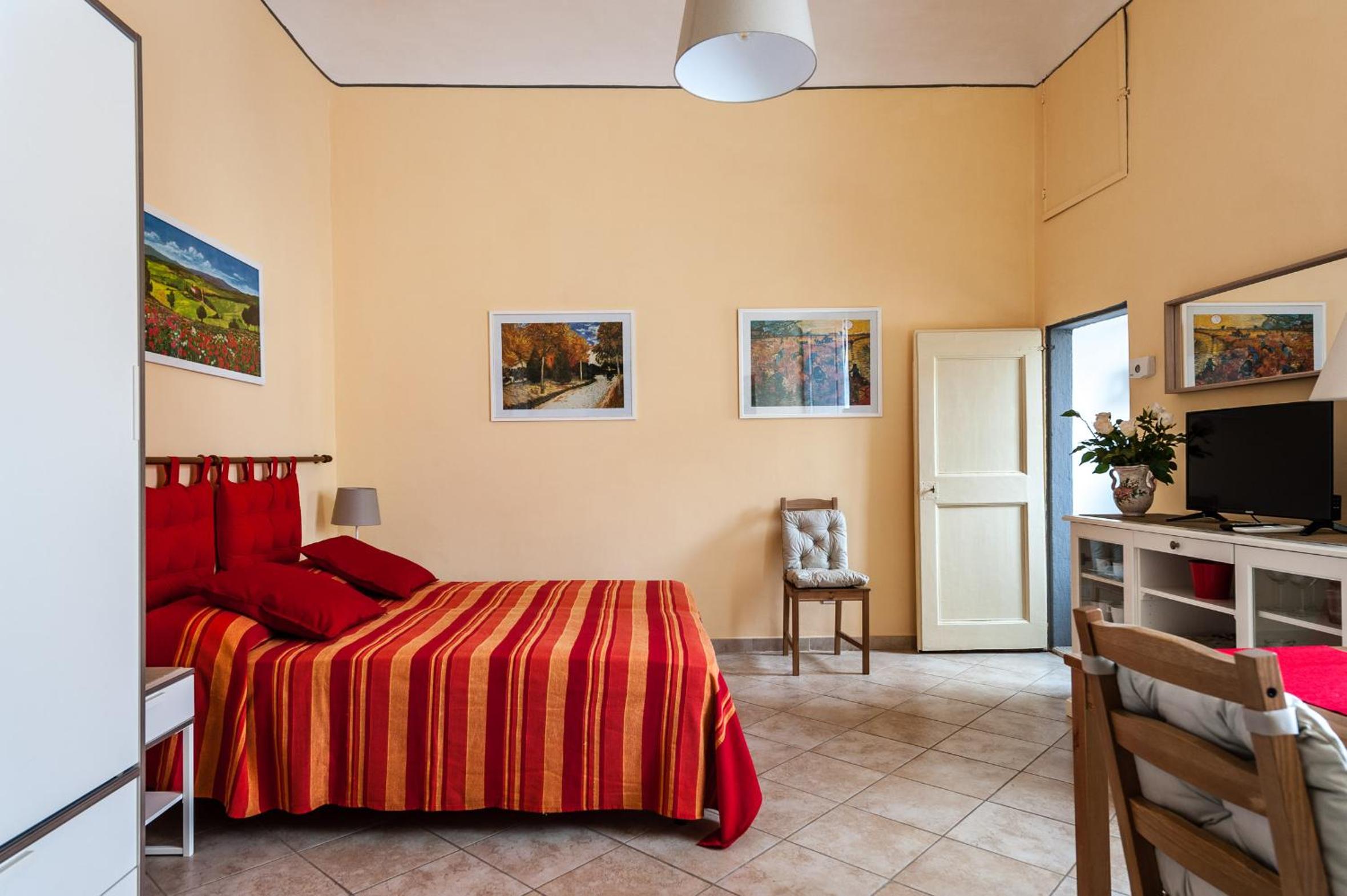 One-Bedroom Apartment