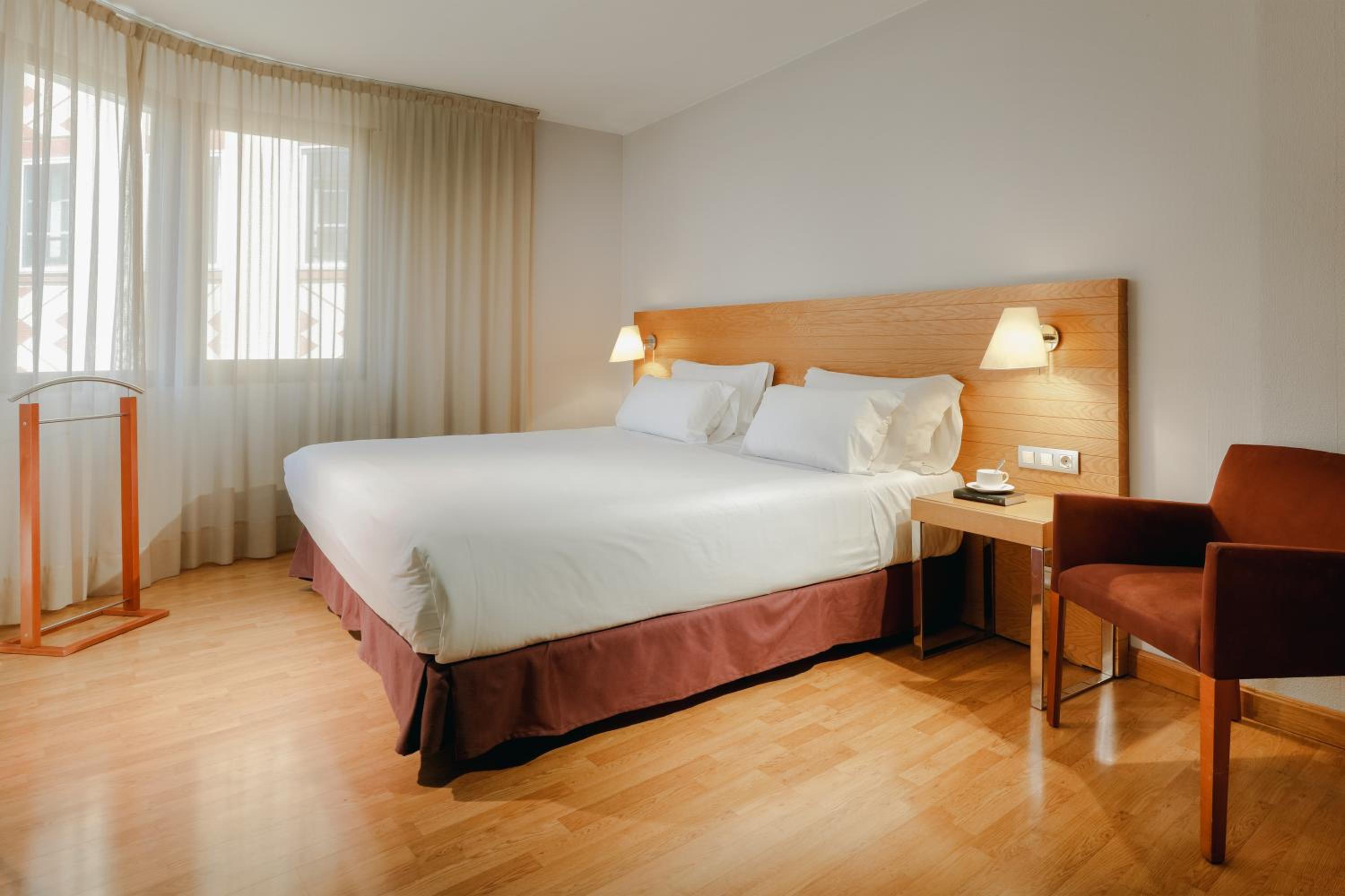 Standard Double or Twin Room - Photo 3