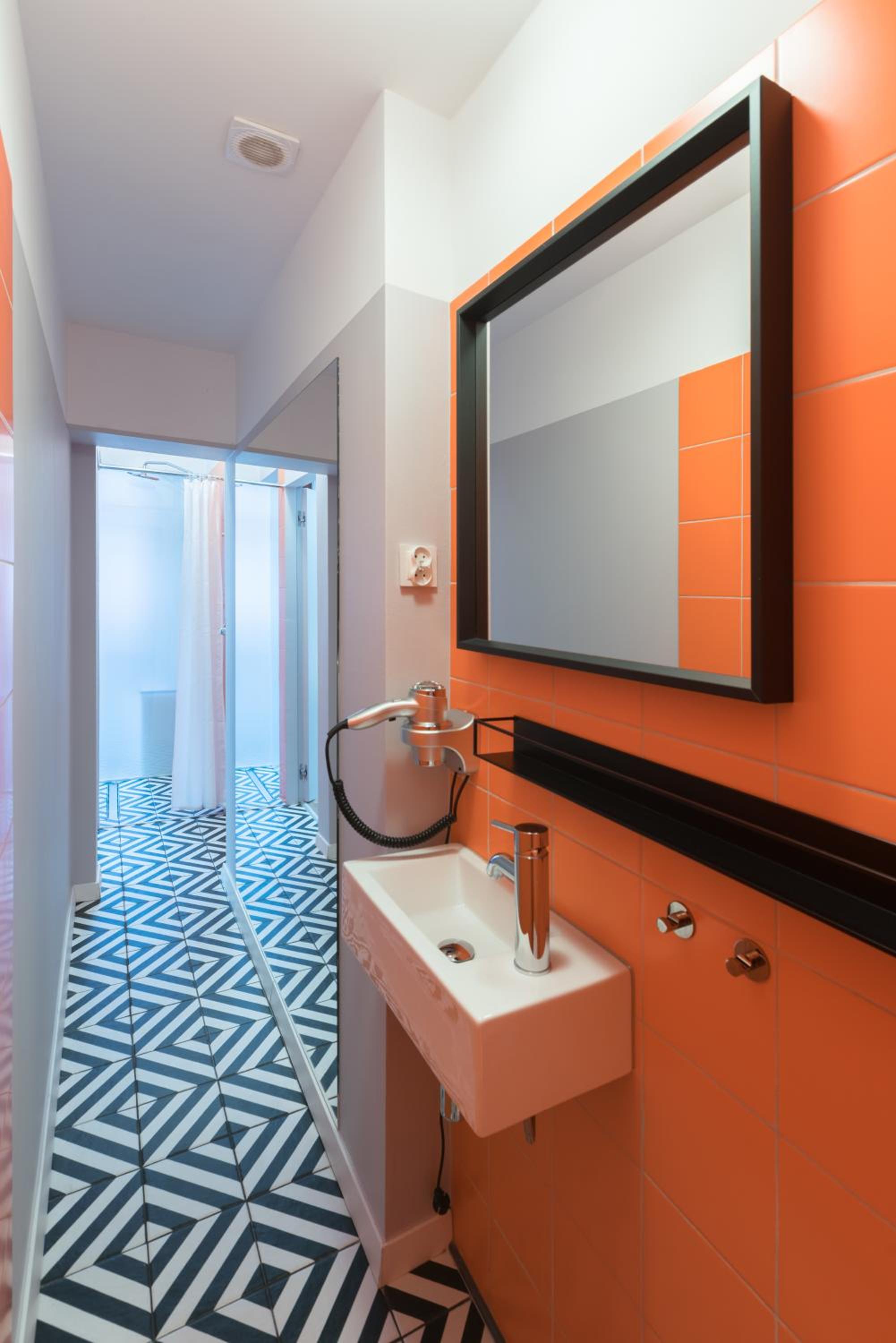 Standard Double Room - Photo 16