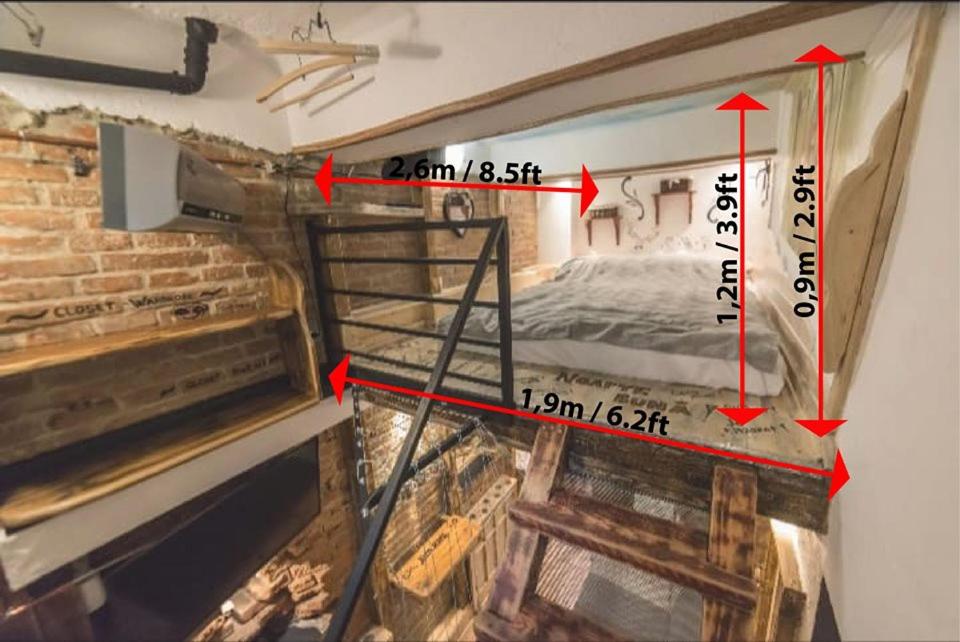 One-Bedroom Apartment - Photo 1