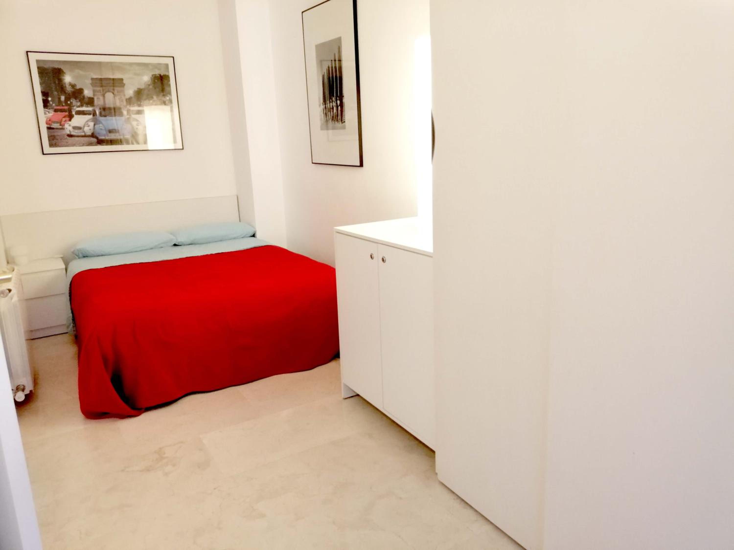 Three-Bedroom Apartment photo 2