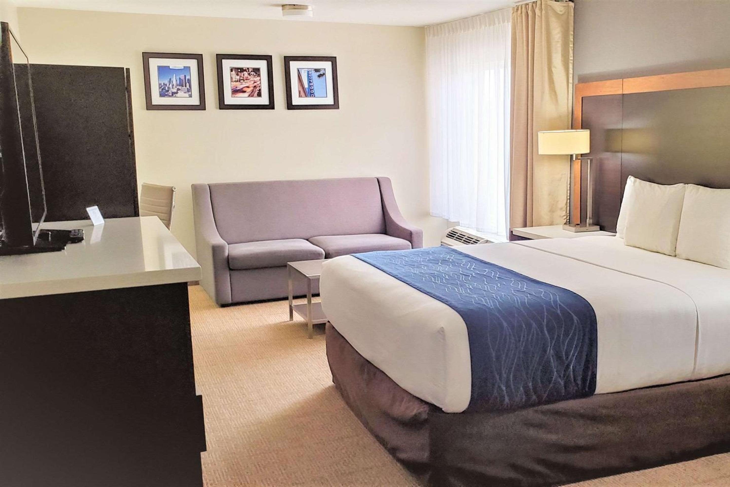 Deluxe King Room