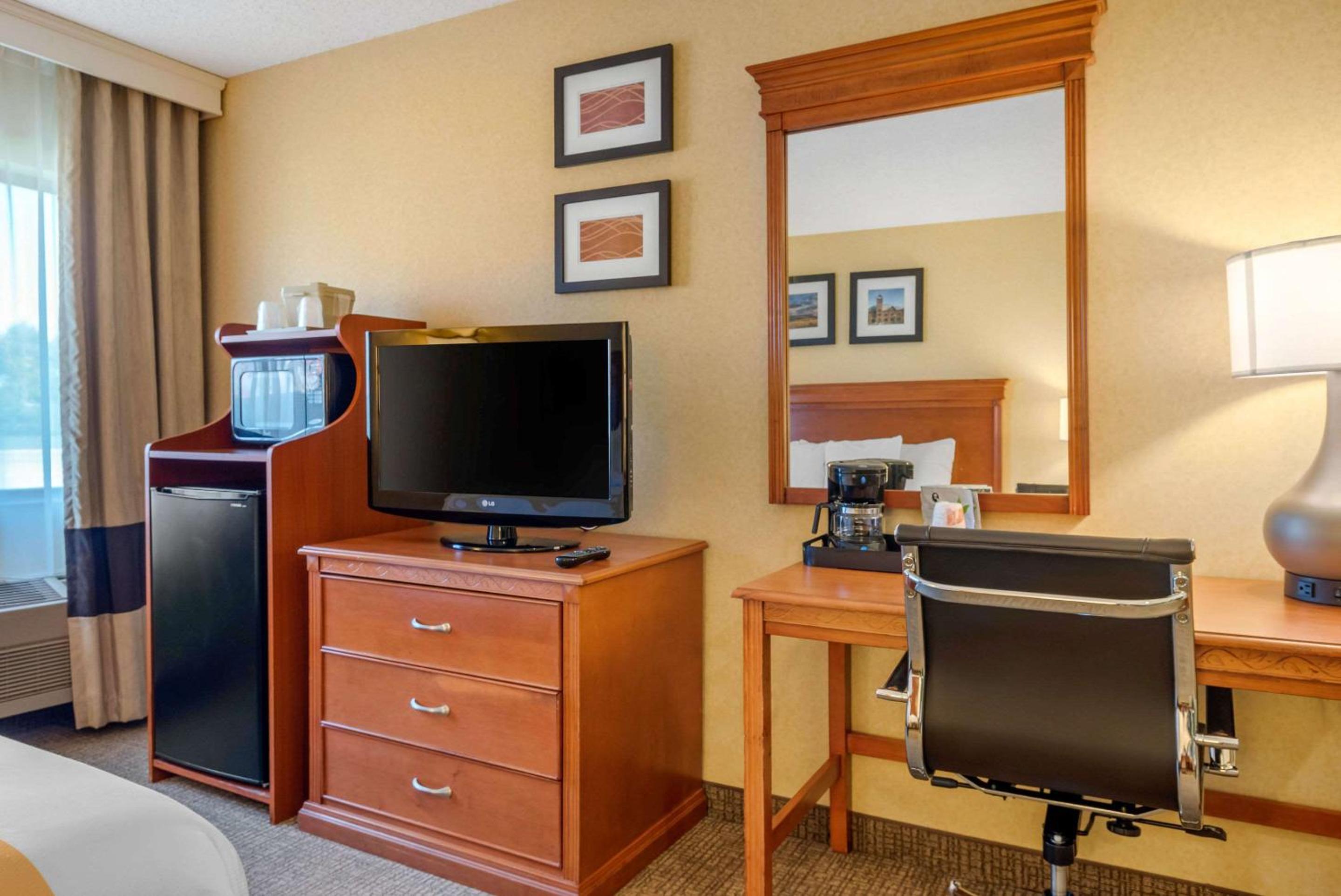 King Room - Accessible/Non-Smoking photo 1
