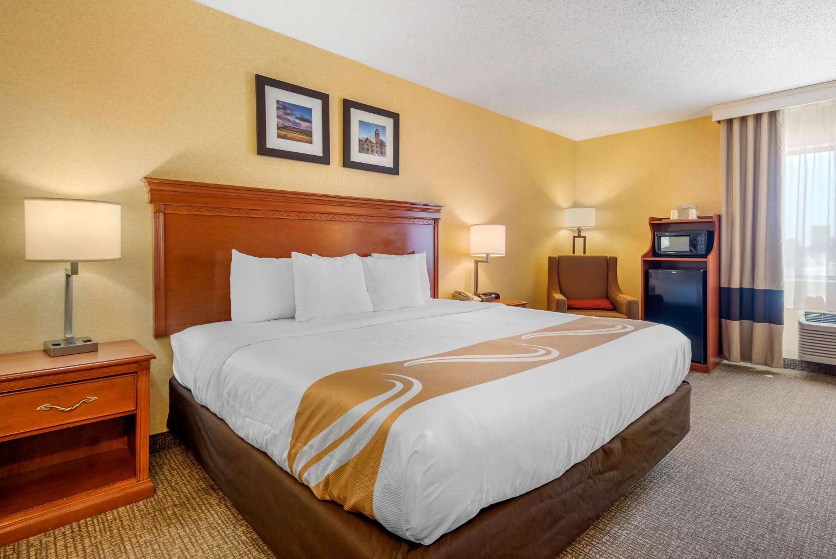 King Room - Accessible/Non-Smoking photo 2