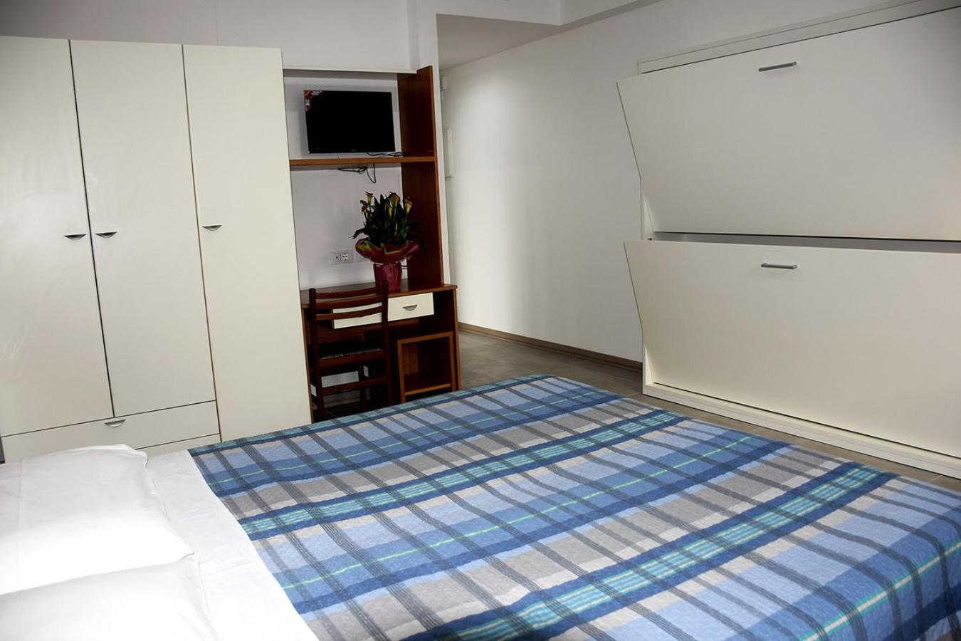 Quadruple Room with Sea View - Photo 1