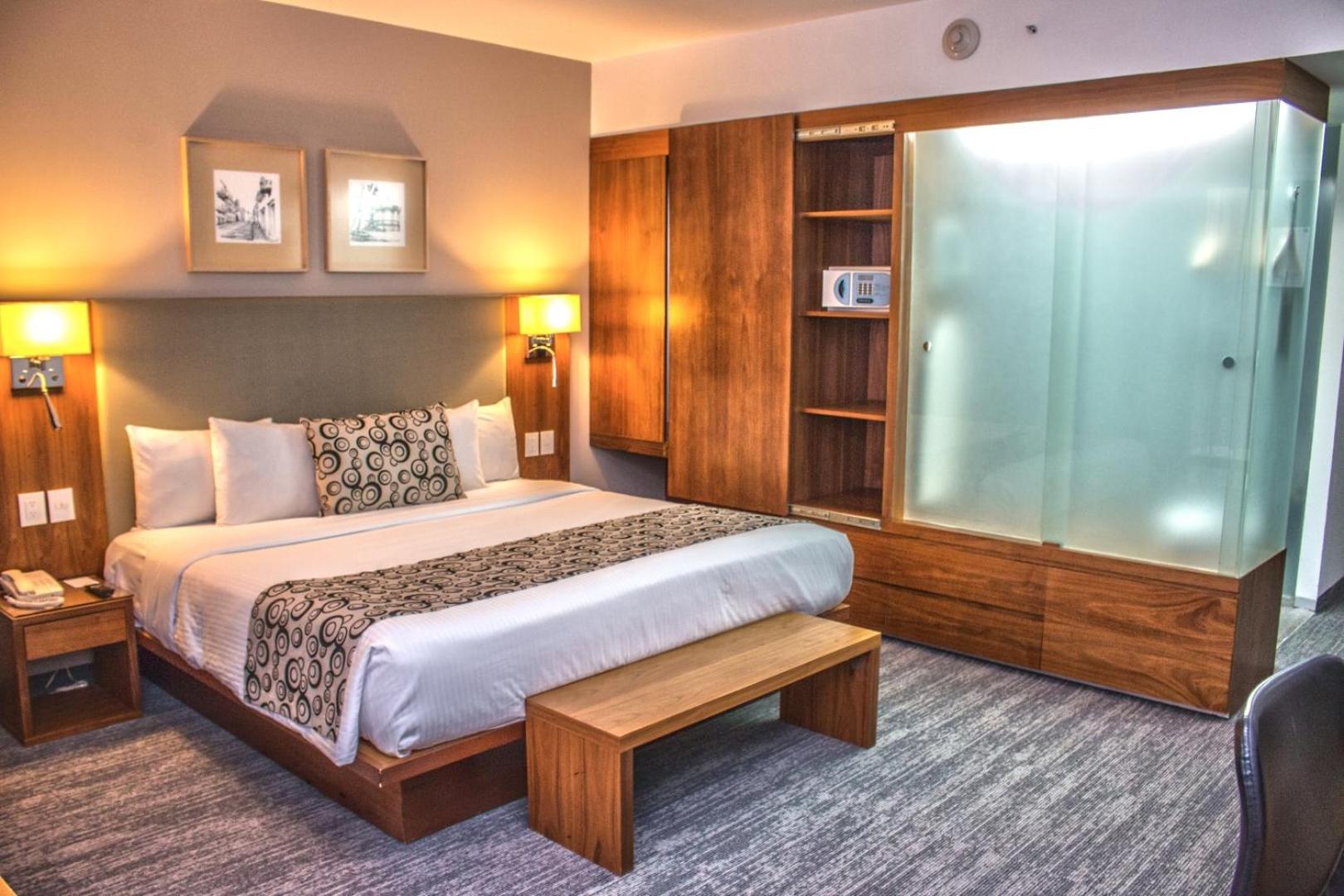 Superior King Room - Photo 1
