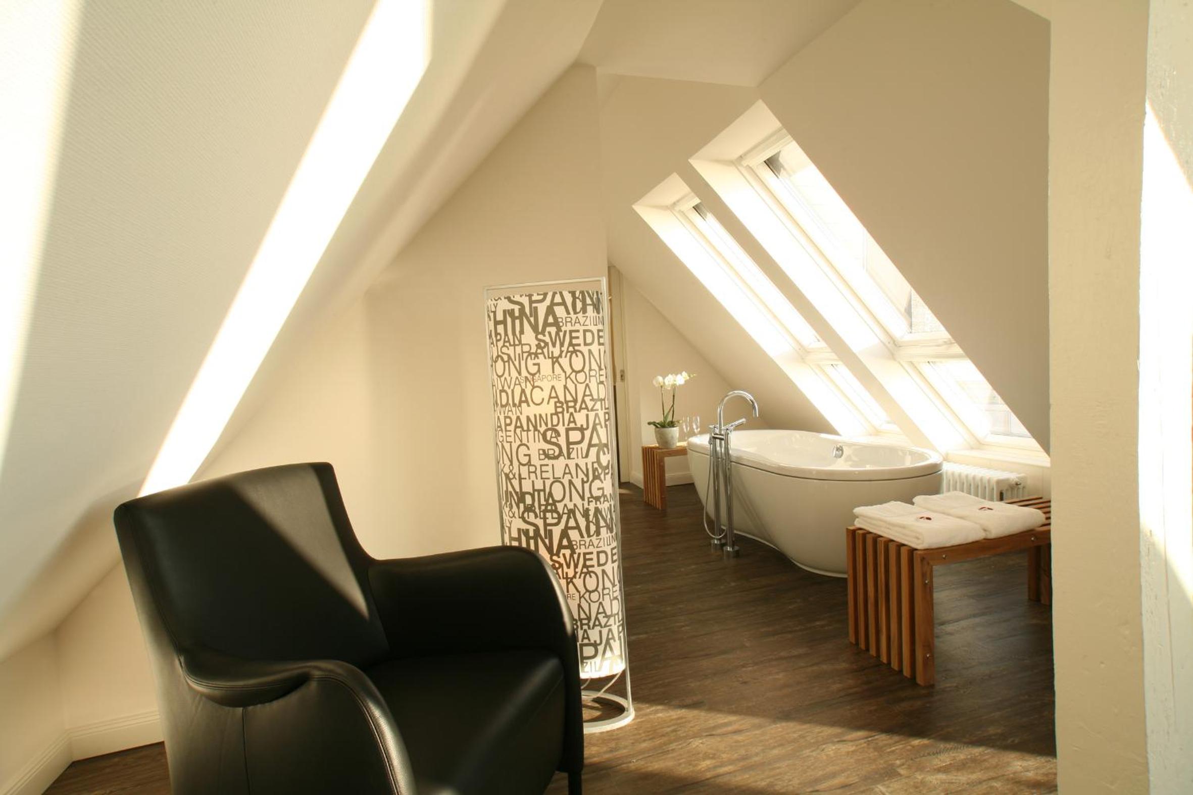 Deluxe Suite - Photo 5